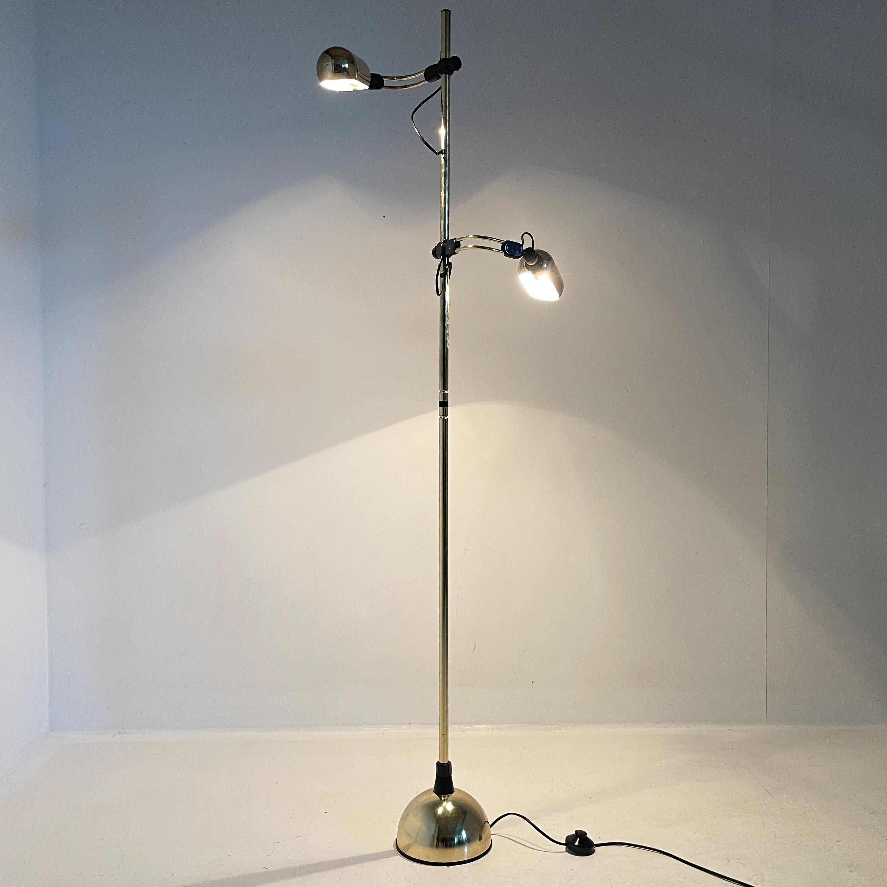 Italienische verstellbare Stehlampe aus den 1980er Jahren im Zustand „Gut“ im Angebot in Praha, CZ