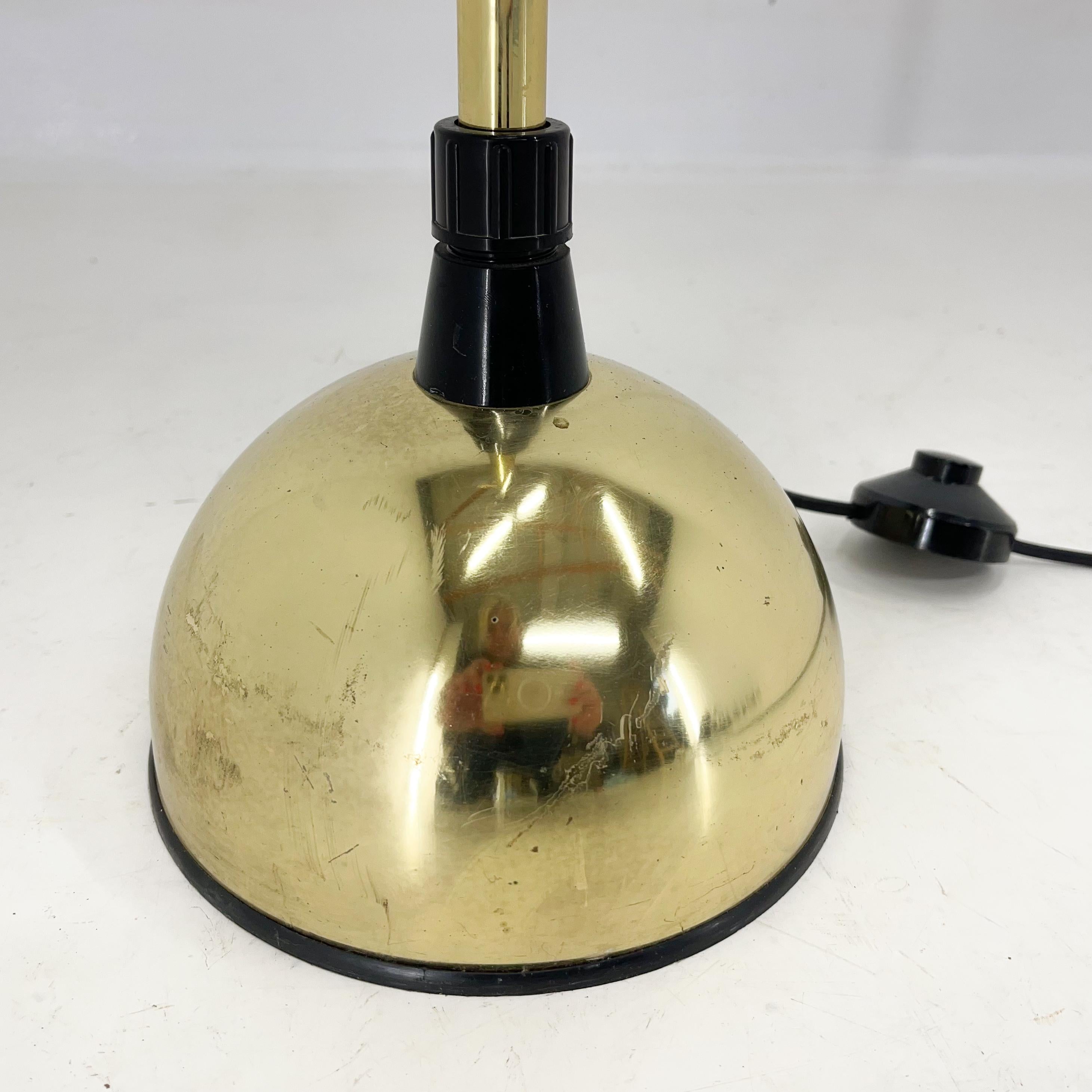 Italienische verstellbare Stehlampe aus den 1980er Jahren im Angebot 1