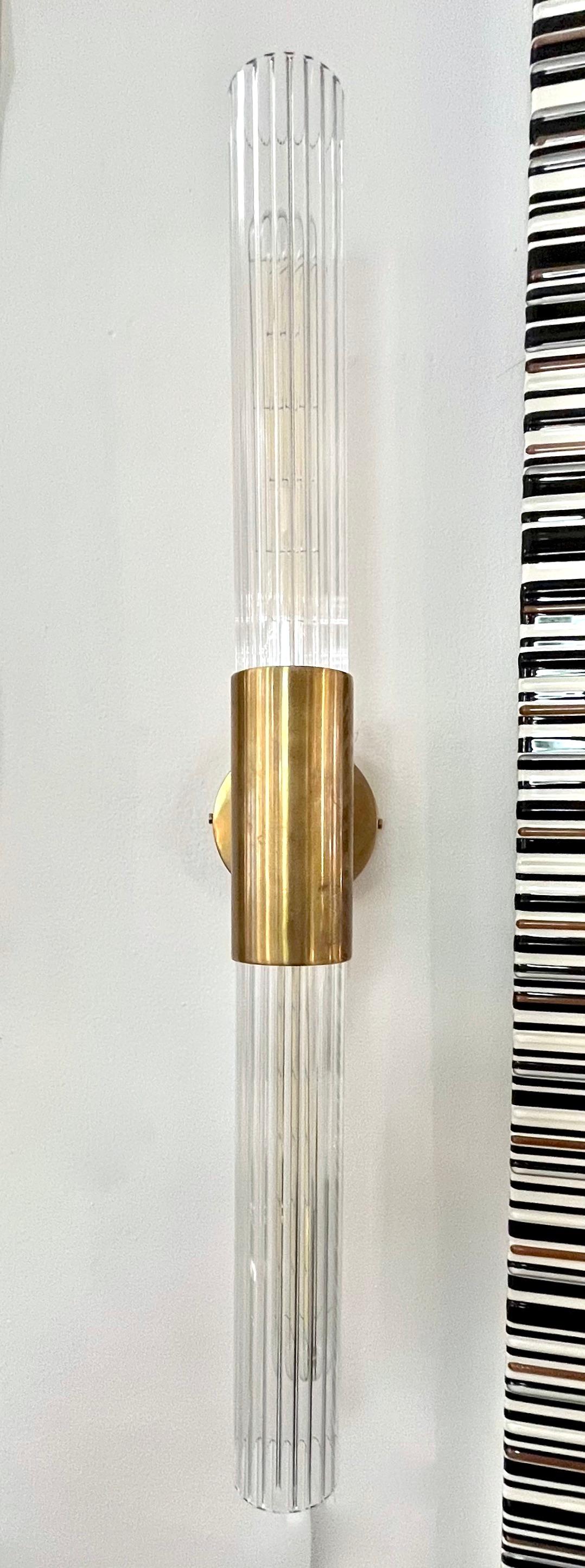 1980s Italian Art Deco Style Pair of Reeded Crystal Glass Brass Tubular Sconces In Excellent Condition In New York, NY