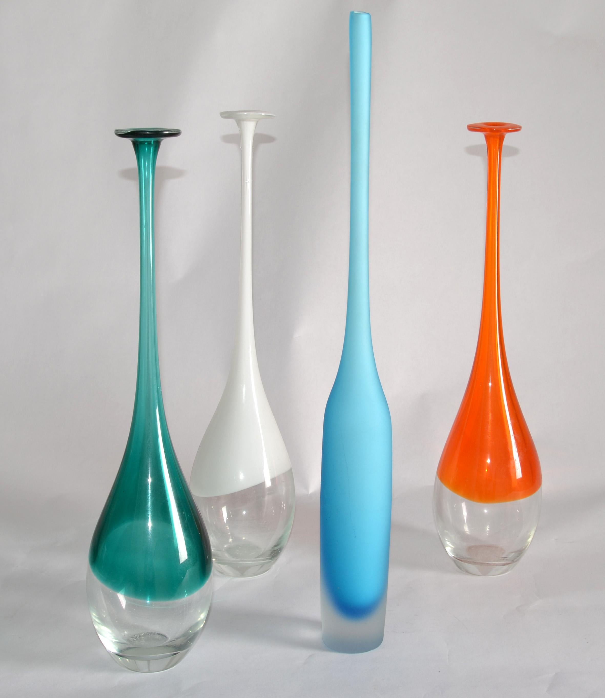 1980s Italian Cornflower Blue Scavo Glass Wheat Vase Vessel Mid-Century Modern In Good Condition For Sale In Miami, FL