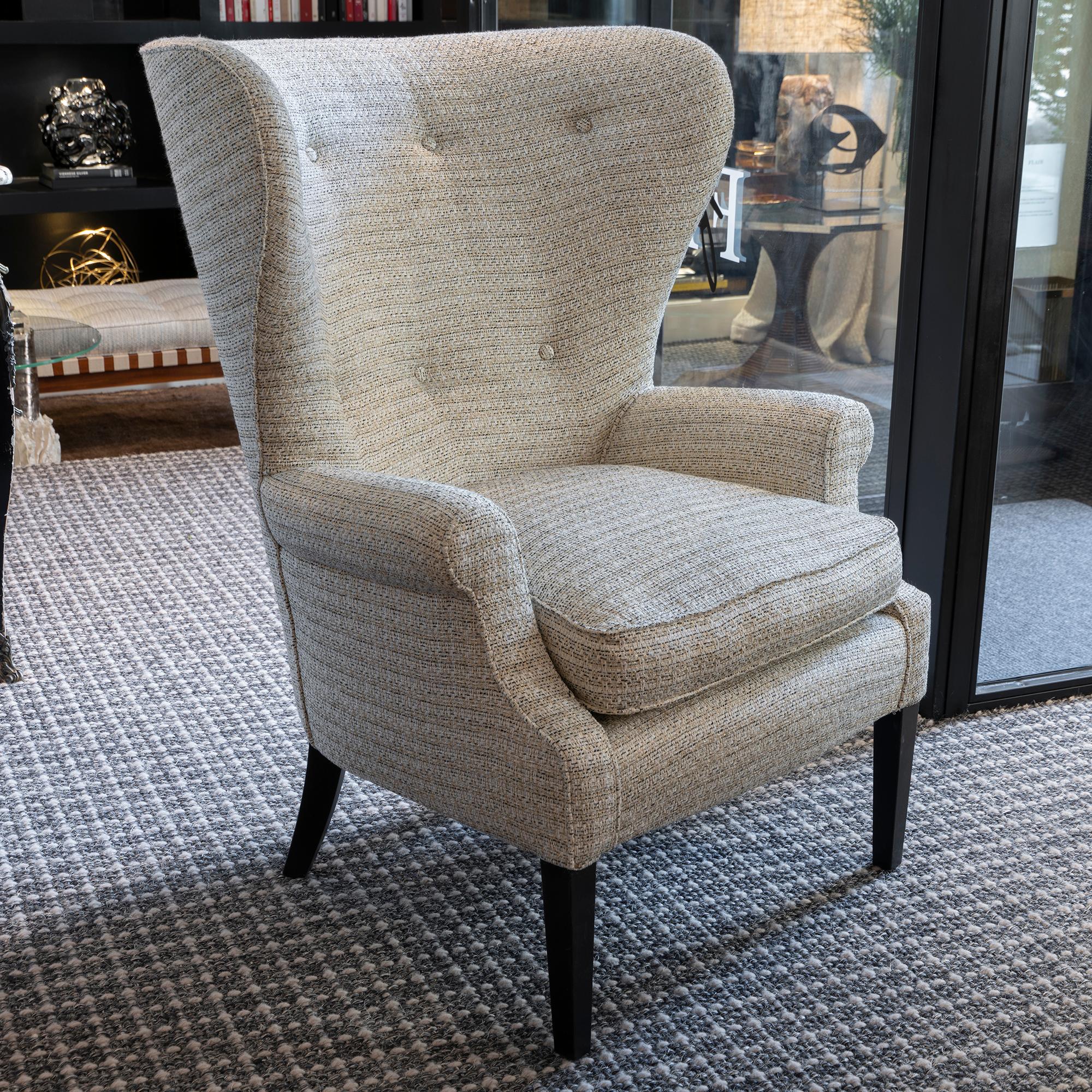 Original 1980s bergère from De Padova newly reupholstered in white/beige/black woven fabric, black wood details.
 
