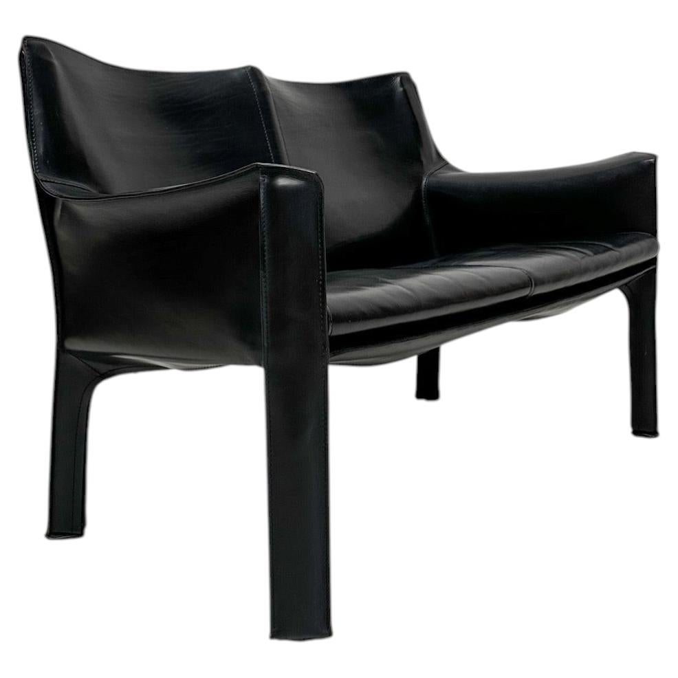 Italienisches Designer-Ledersofa CAB 414 (2-Sitzer) aus den 1980er Jahren von Mario Bellini für Cassina im Angebot