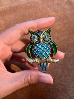 1980s Italian Enamel, Emerald and Diamond Owl Brooch in Gold