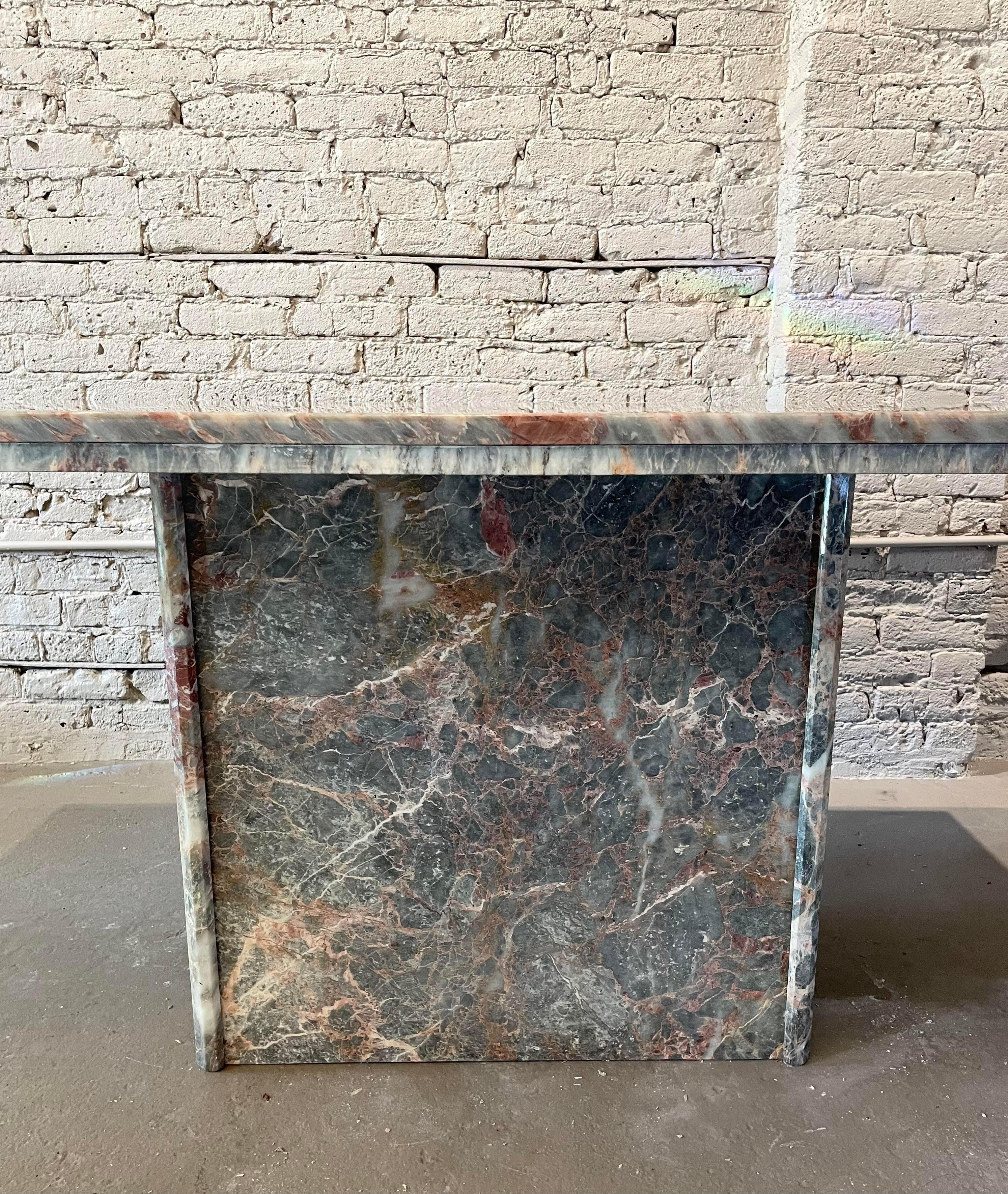 Post-Modern 1980s Italian Fior Di Pesco Marble Postmodern Vintage Dining Table For Sale