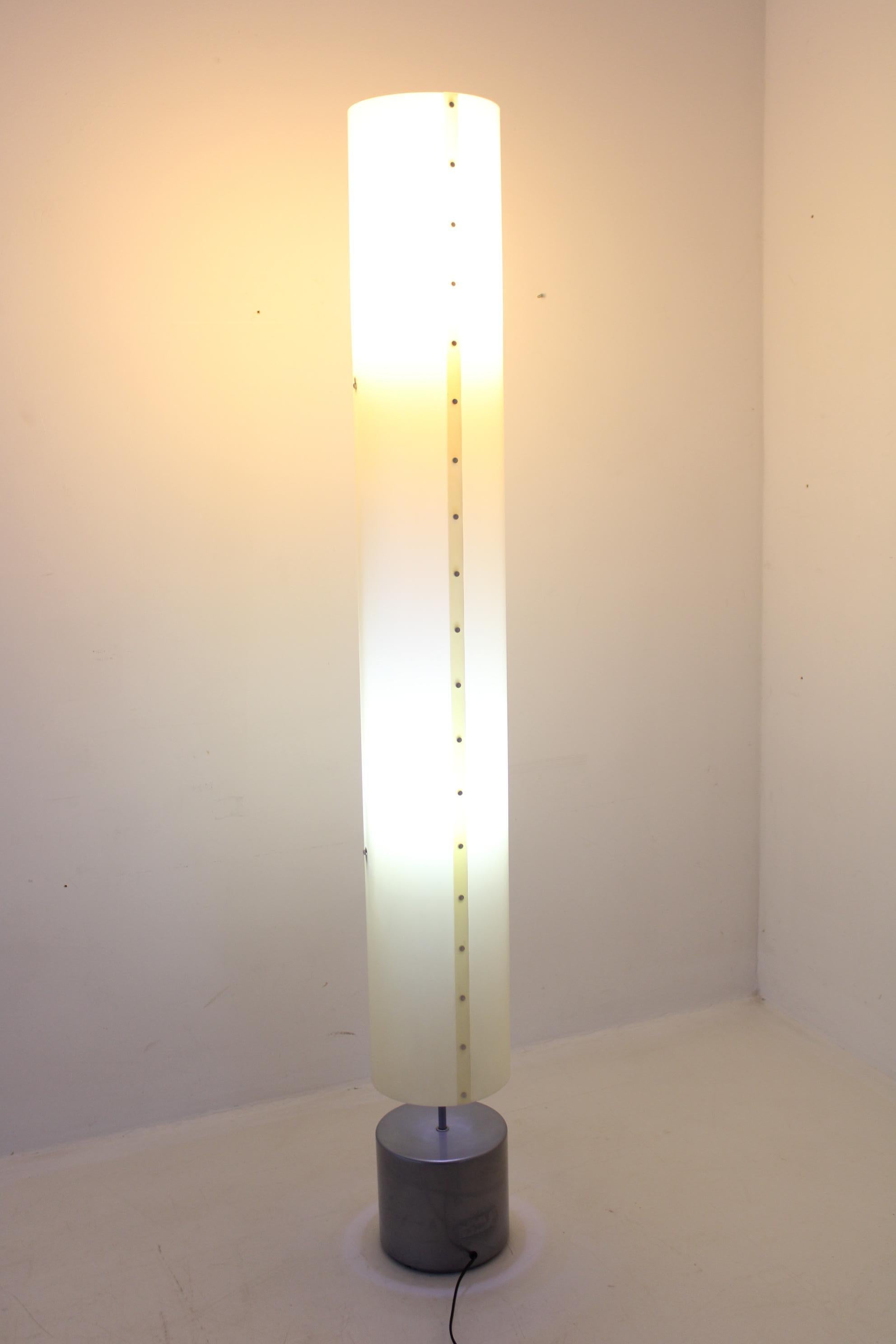1980s Italian Floor Lamp with Plastic Shade For Sale 8