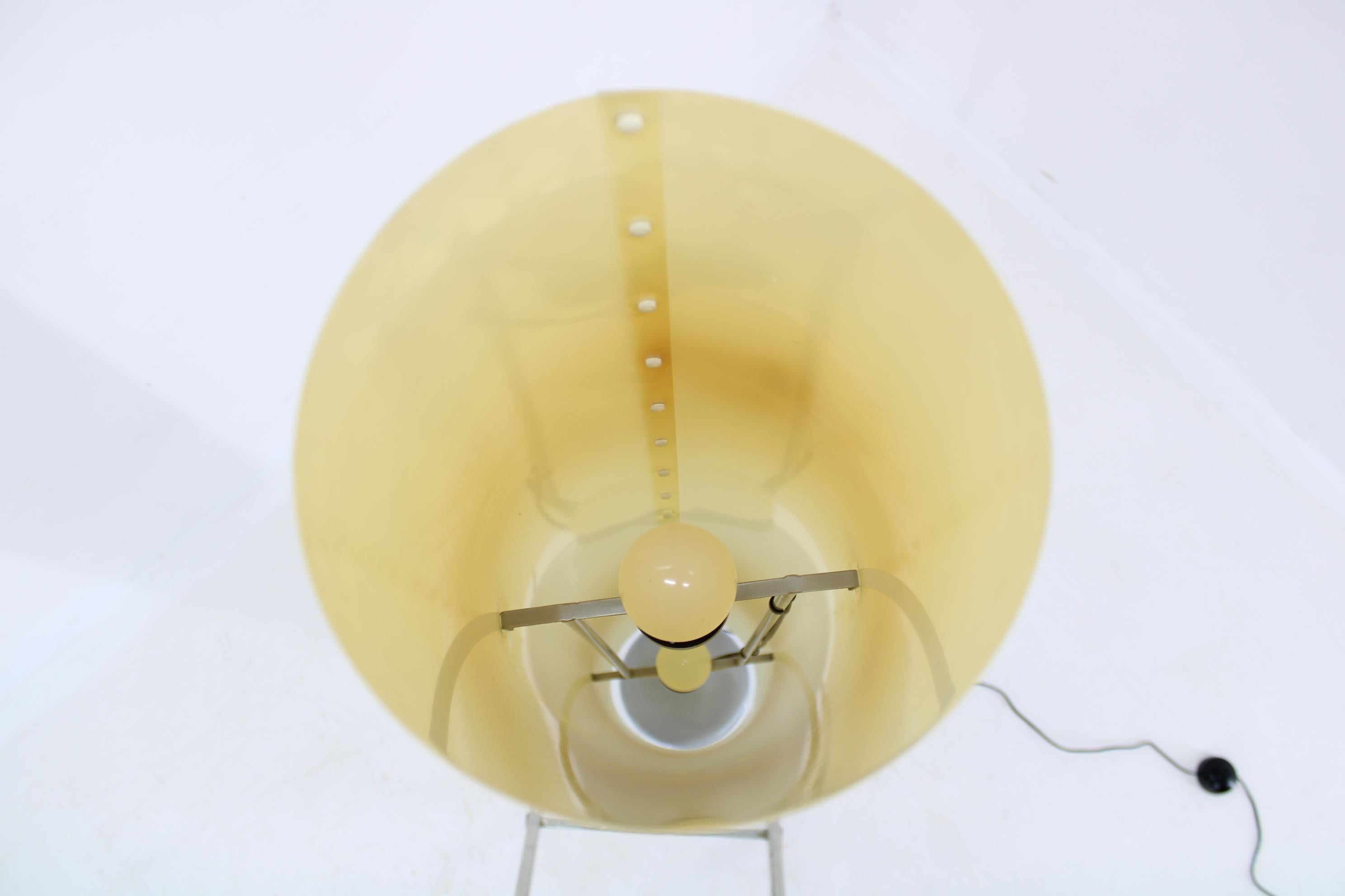 Mid-Century Modern 1980s Italian Floor Lamp with Plastic Shade For Sale