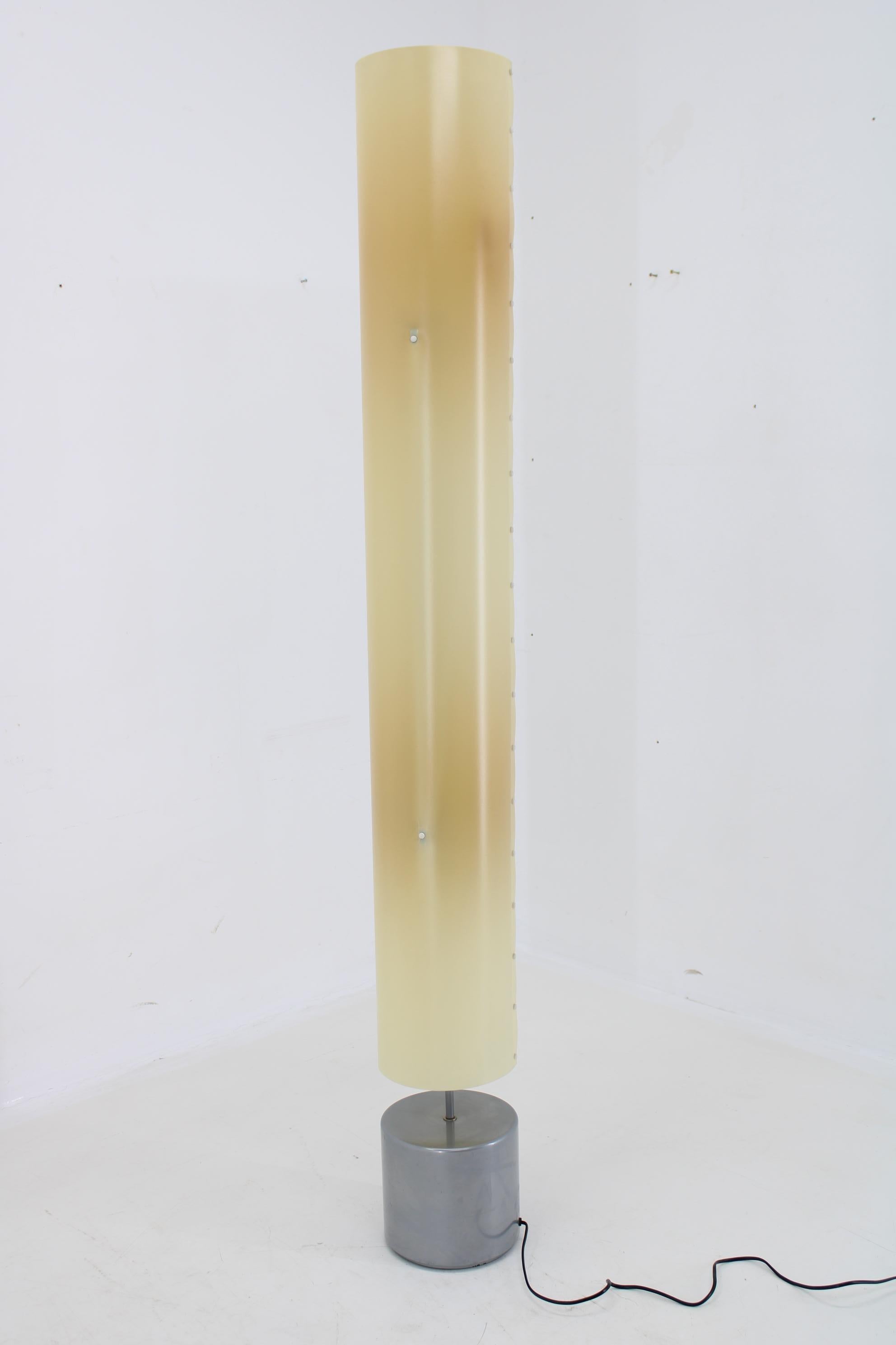 Late 20th Century 1980s Italian Floor Lamp with Plastic Shade For Sale