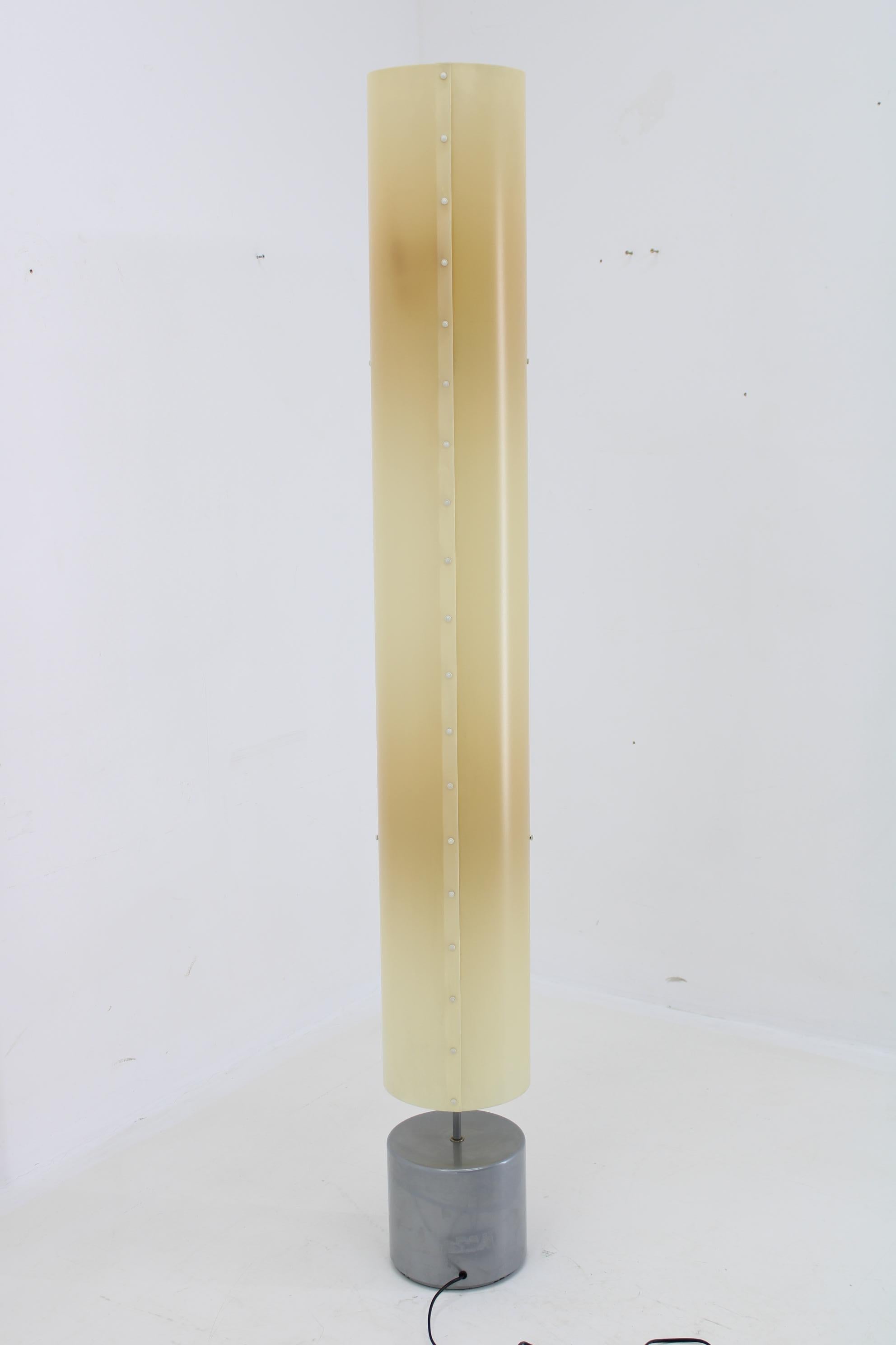 1980s Italian Floor Lamp with Plastic Shade For Sale 2