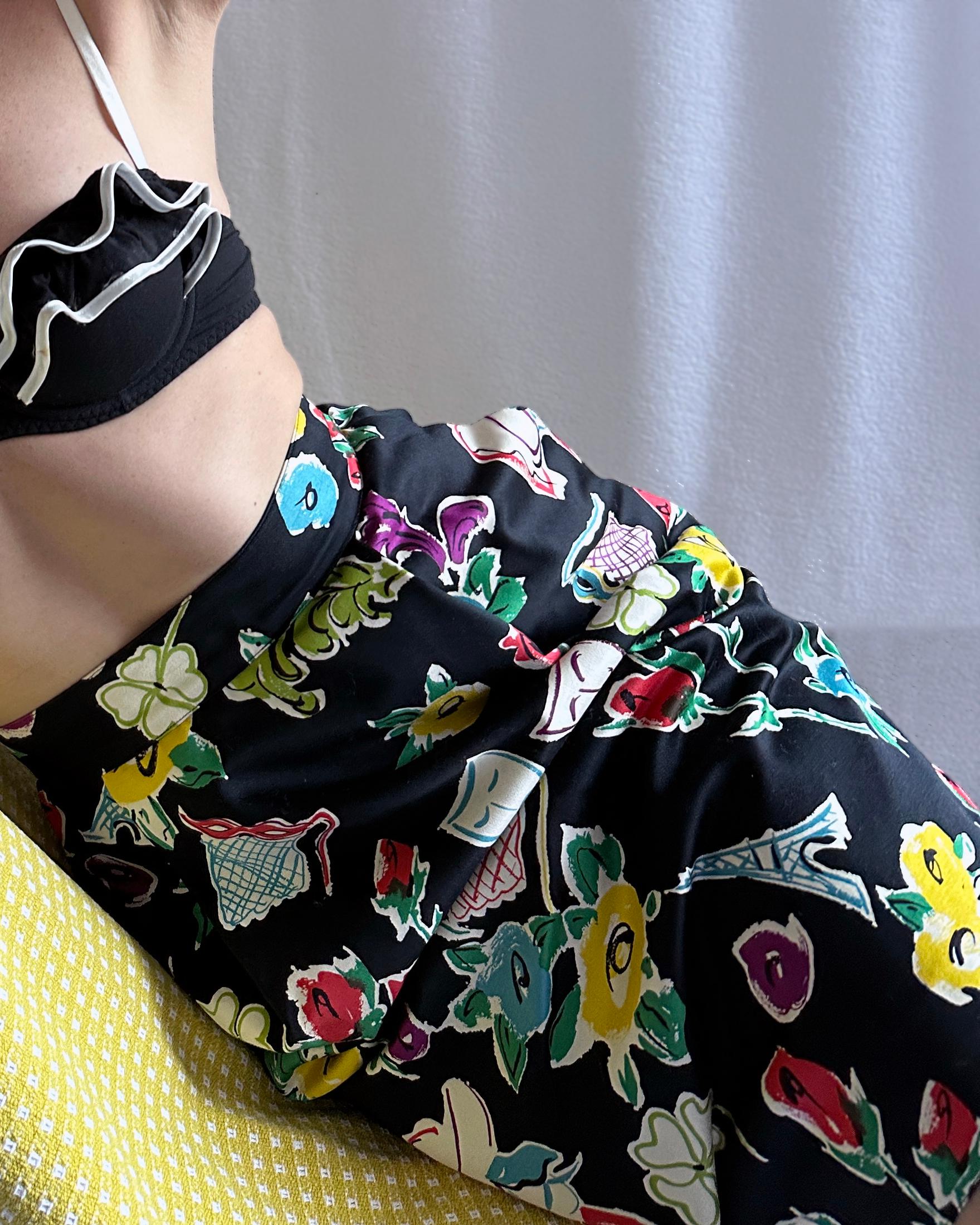 1980s Italian Floral Print Pegged Skirt For Sale 3