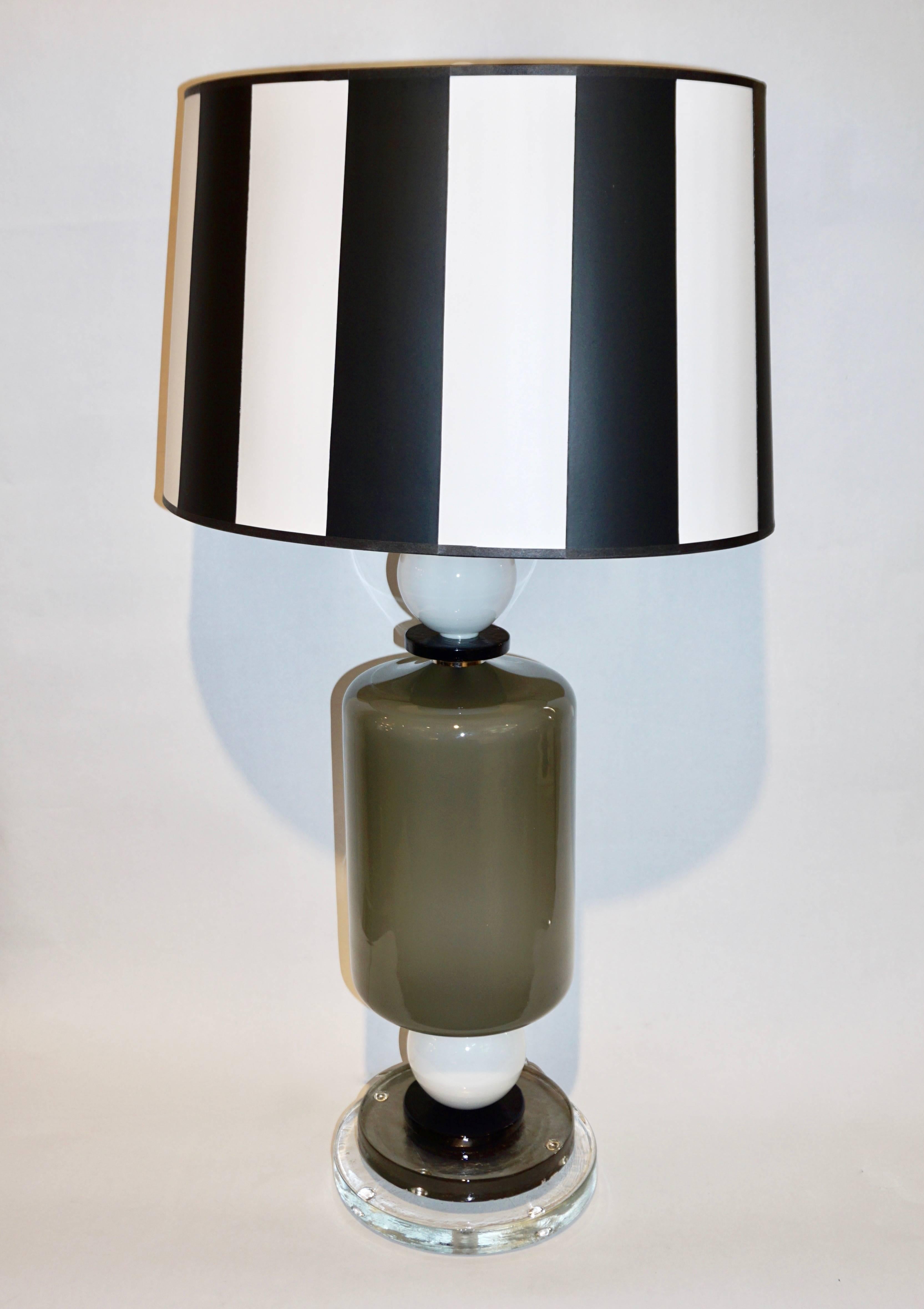 1980s Italian Geometric Pair of White Black and Silver Gray Murano Glass Lamps 4