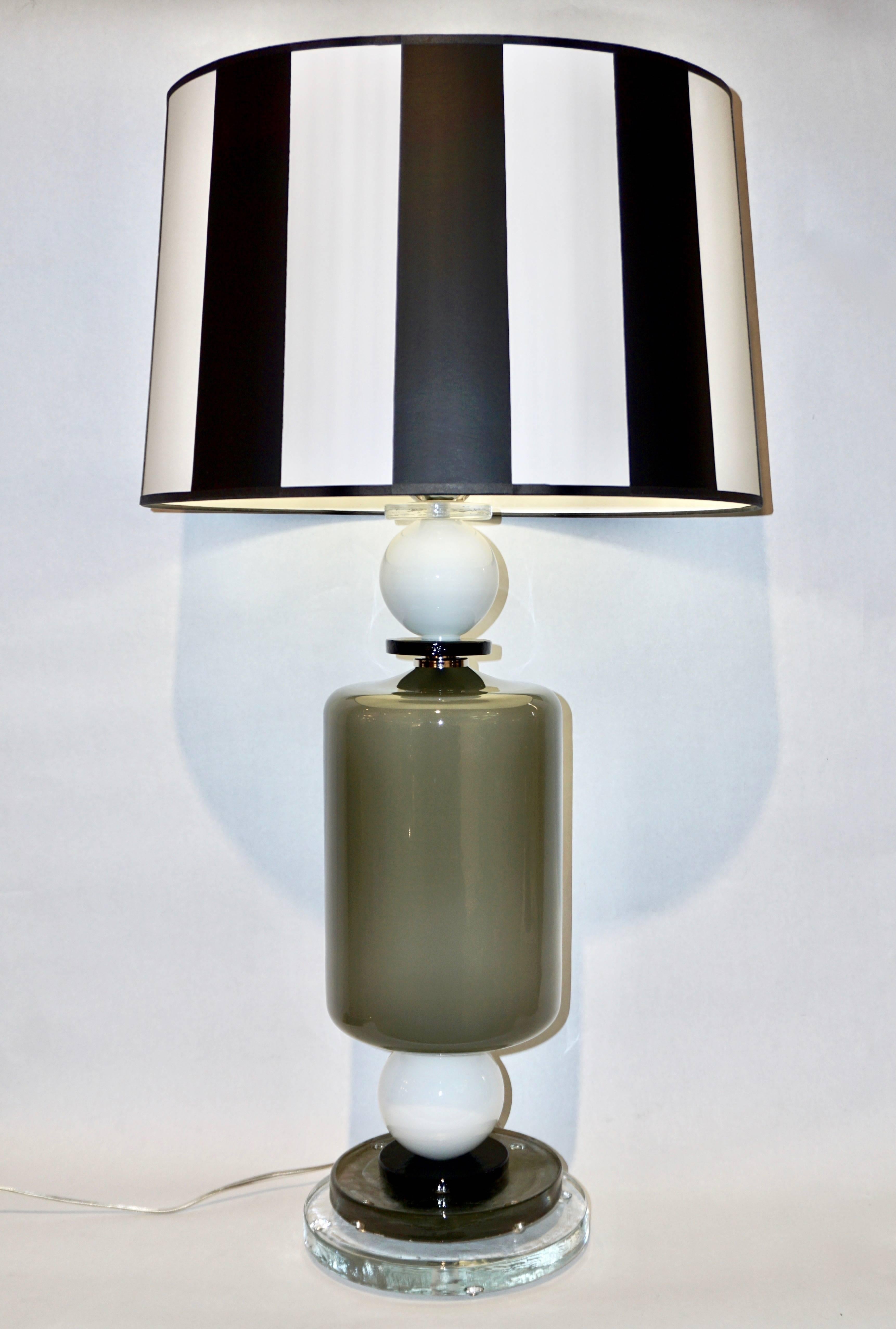 Organic Modern 1980s Italian Geometric Pair of White Black and Silver Gray Murano Glass Lamps