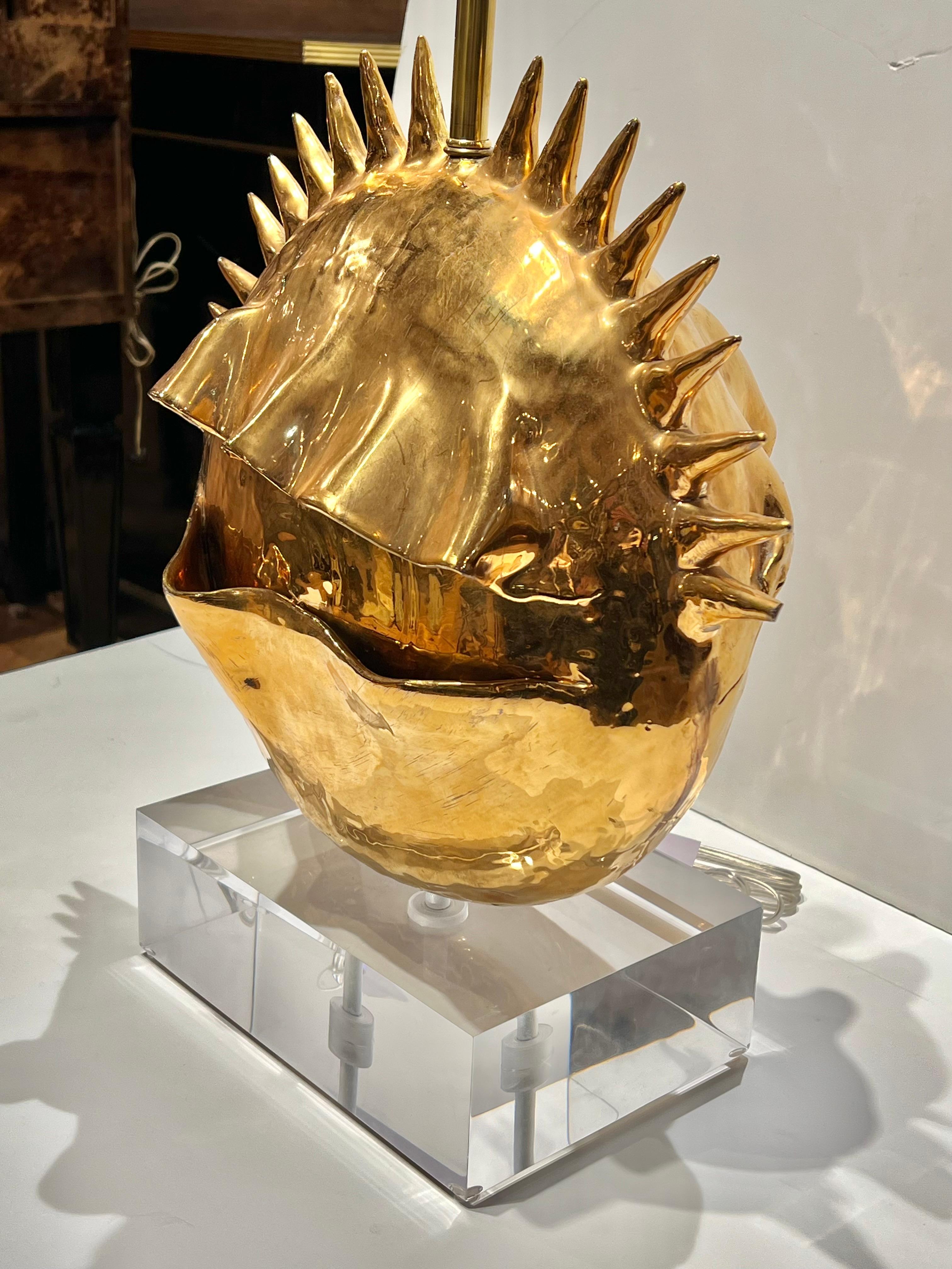 Poteries Lampe en poterie dorée italienne des années 1980 par Emilia Palomba en vente