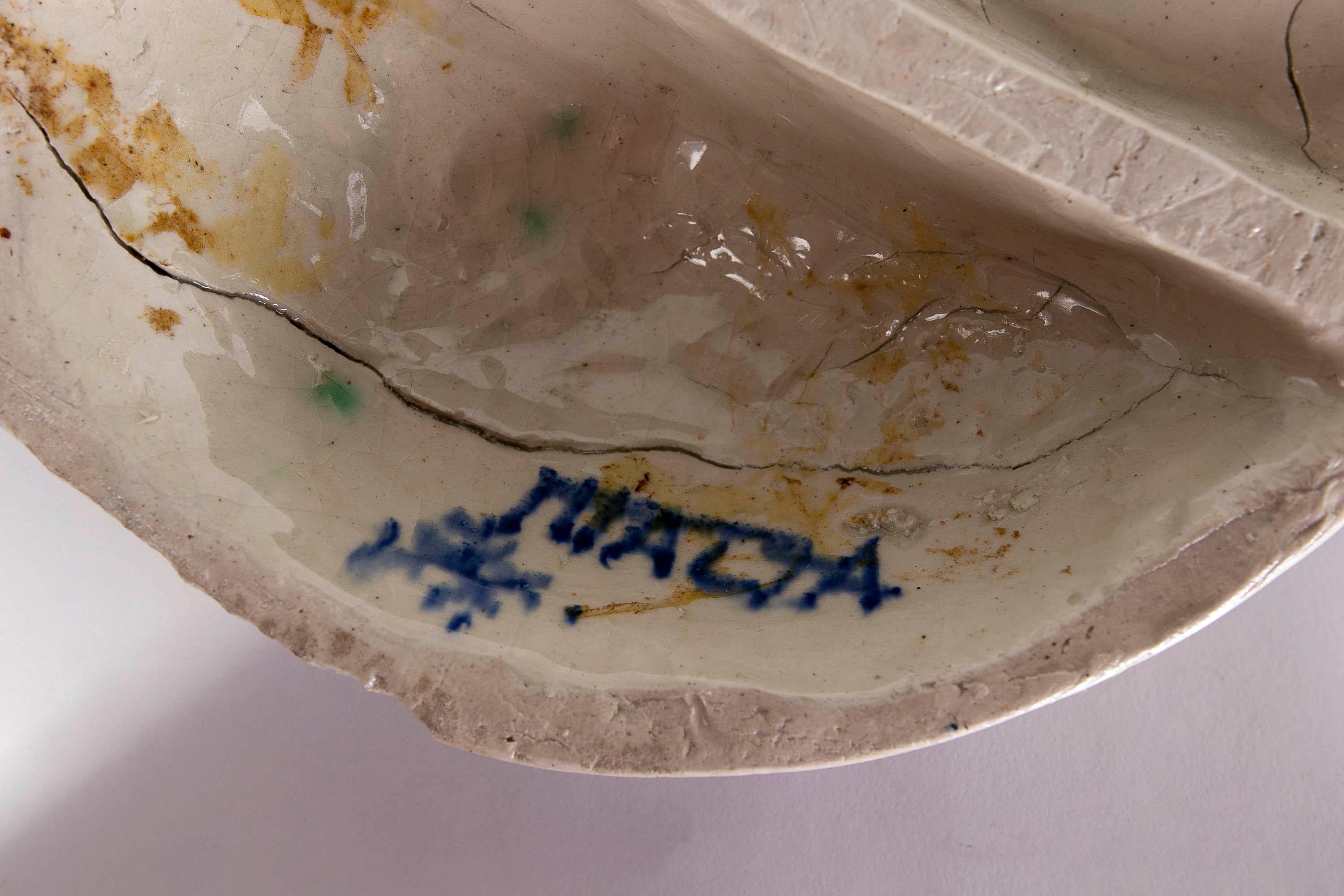 Relieve de Virgen de cerámica esmaltada italiana de los años 80 Firmado en el reverso en venta 5