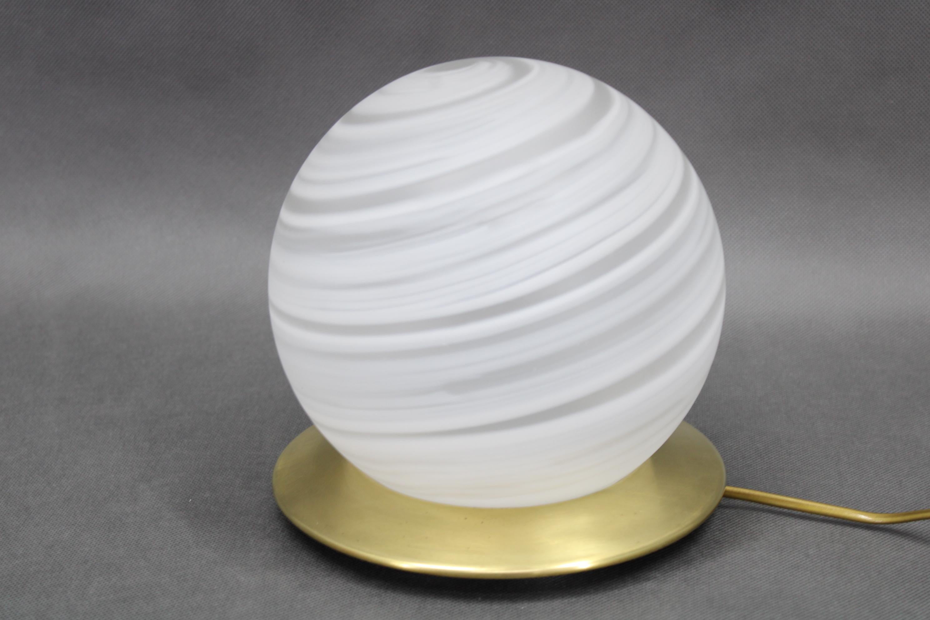 - Cleaned and polished 
- 1x bulbs E14 - E12 
- US wiring compatible 
- minor signs of use