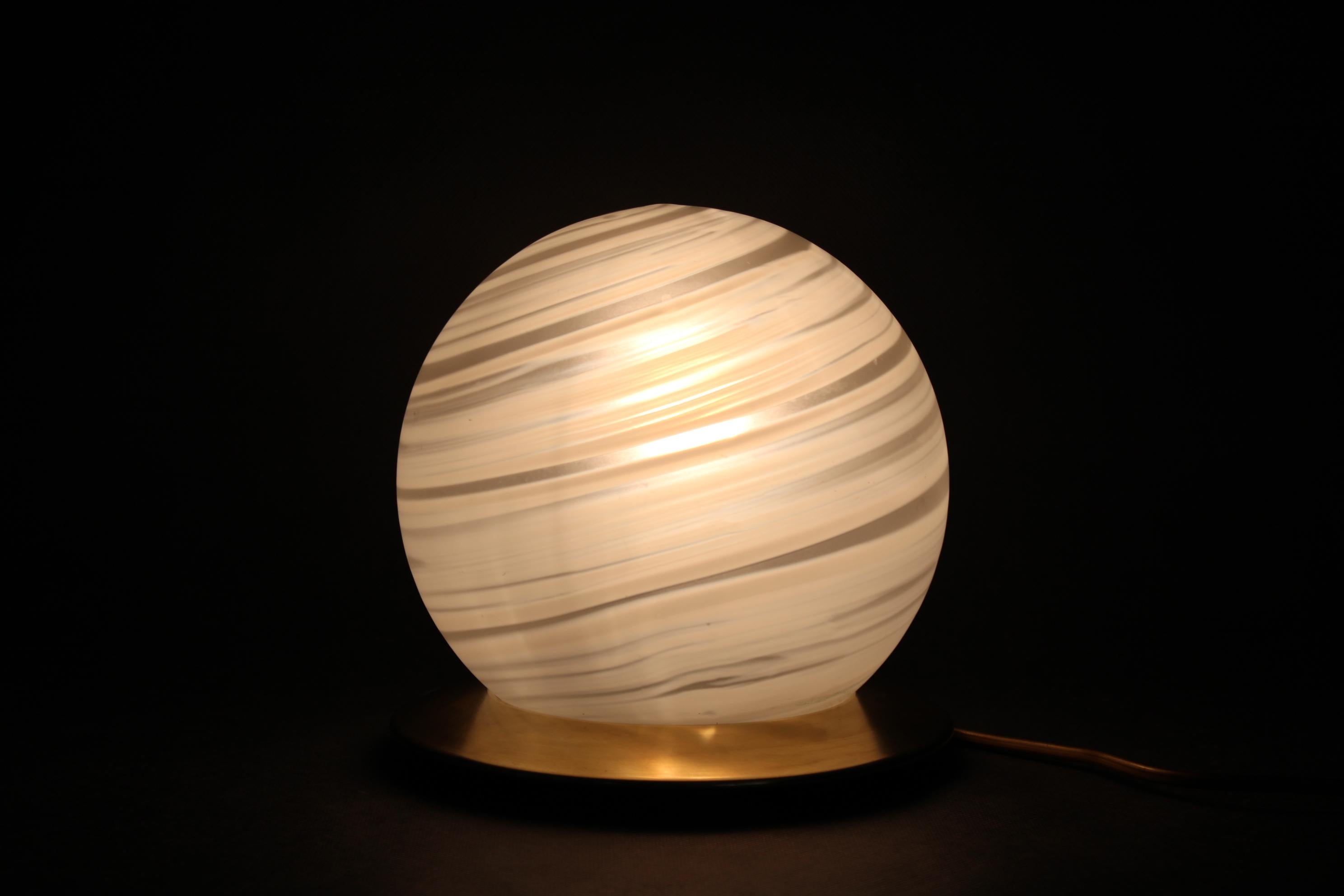 1980s Italian Globe Glass Table Lamp For Sale 4