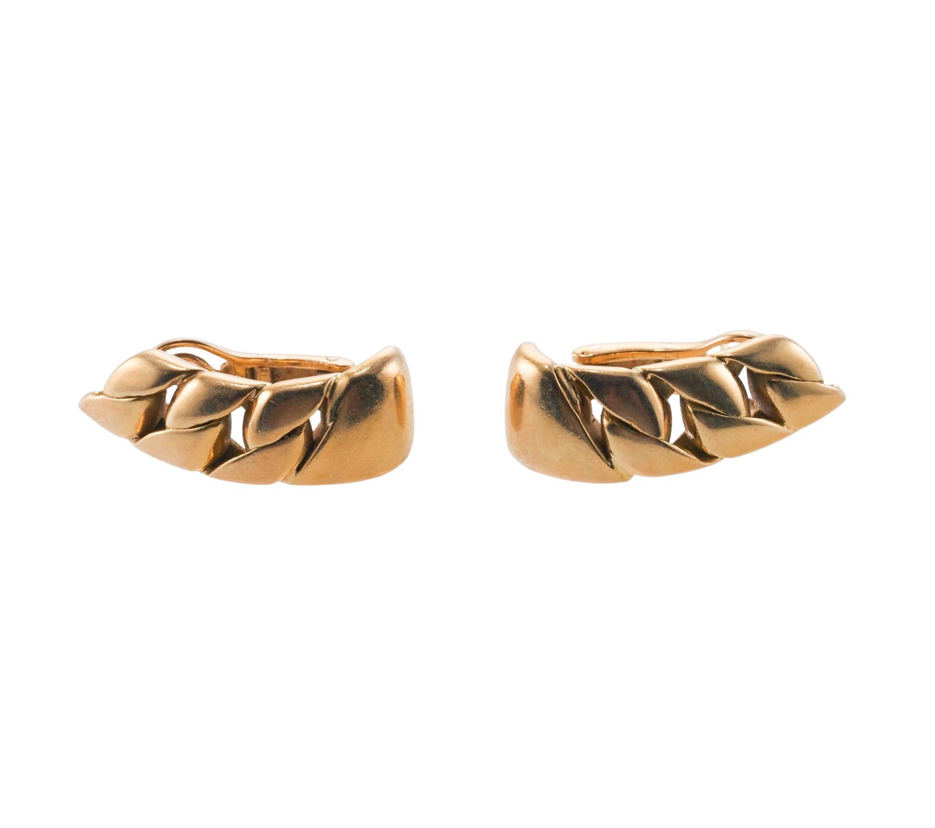 1980s Italian Gold Curb Link Earrings For Sale 2