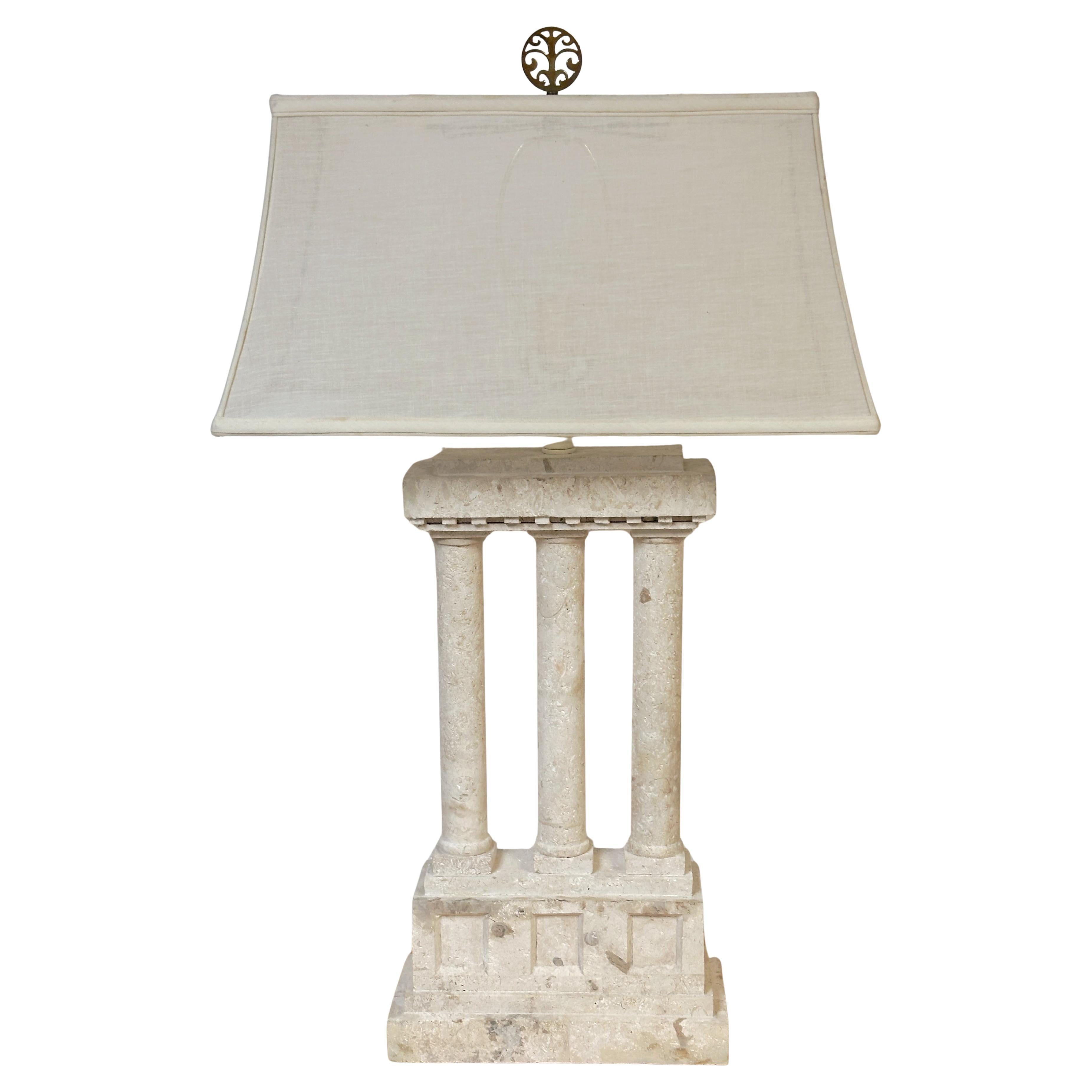 Großformatige italienische Lampe aus Koralle/Coquina-Stein im architektonischen Stil, 1980er Jahre im Angebot