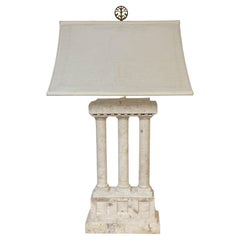 Lampe italienne de style architectural de grande taille en pierre de corail/coquina des années 1980