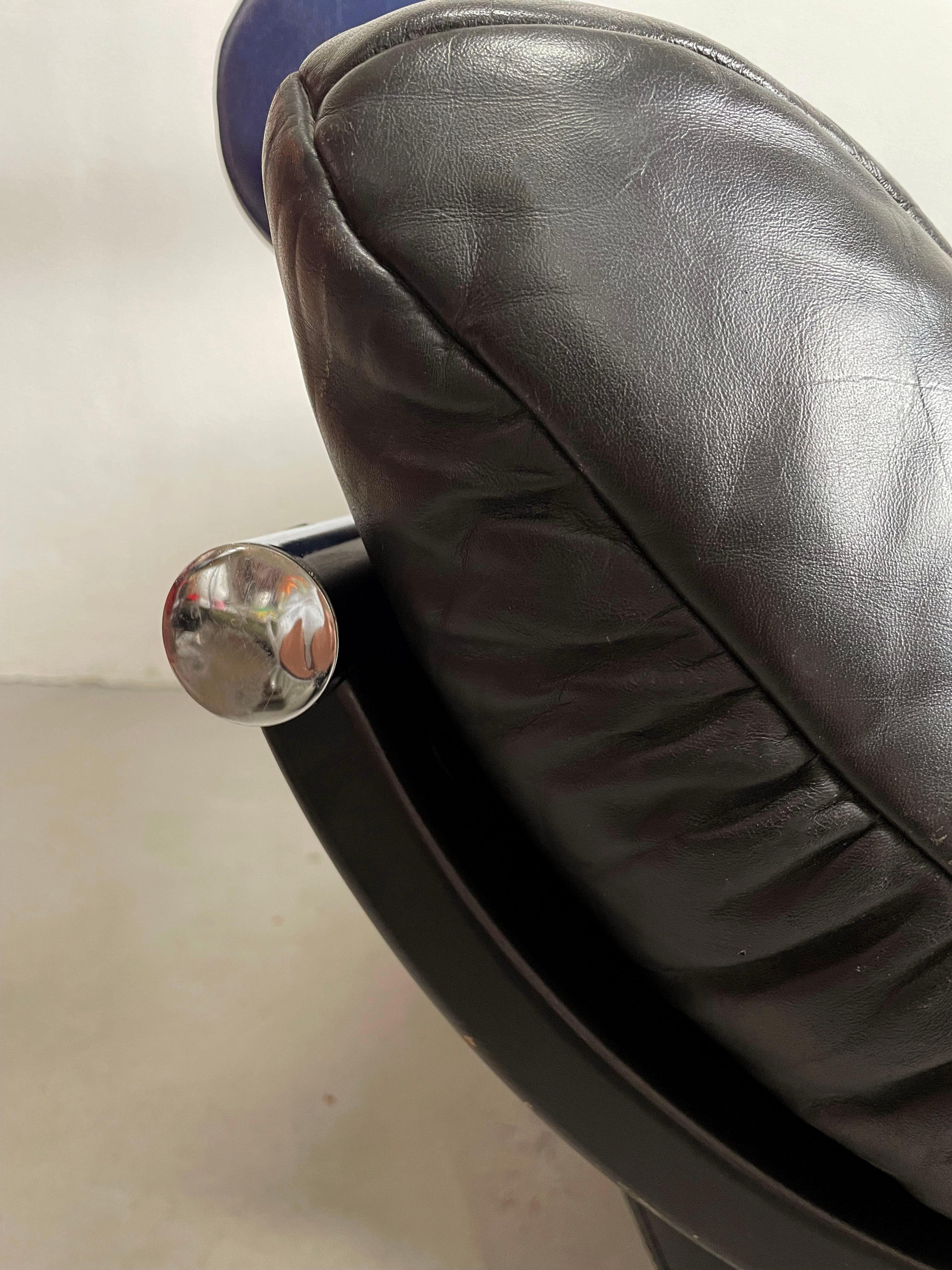 1980's, Italian Leather and Chrome Sofa, Adjustable Headrests, Postmodern Design 4