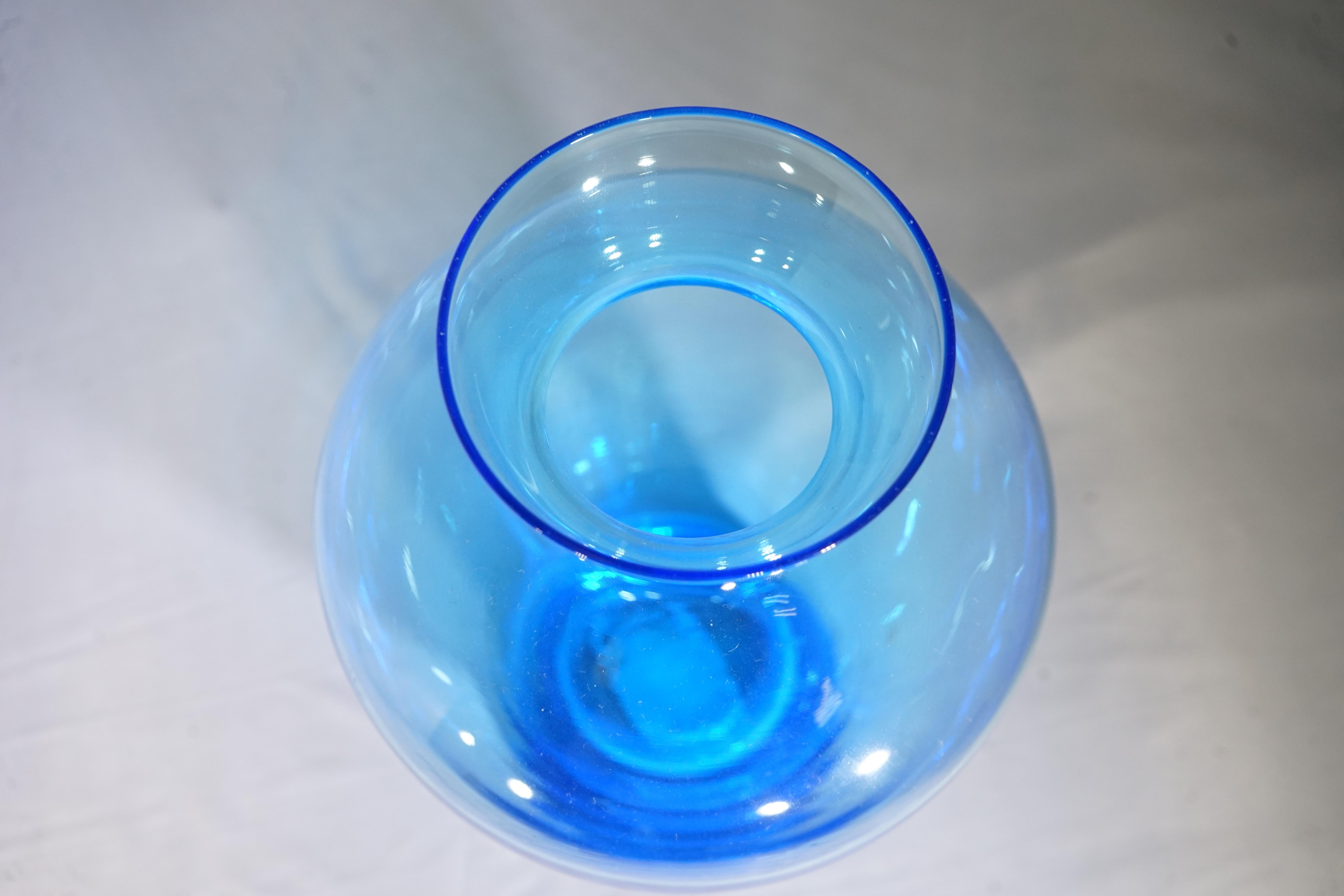 1980s Italian Light Blue Murano Glass Vase In Good Condition In Aspen, CO