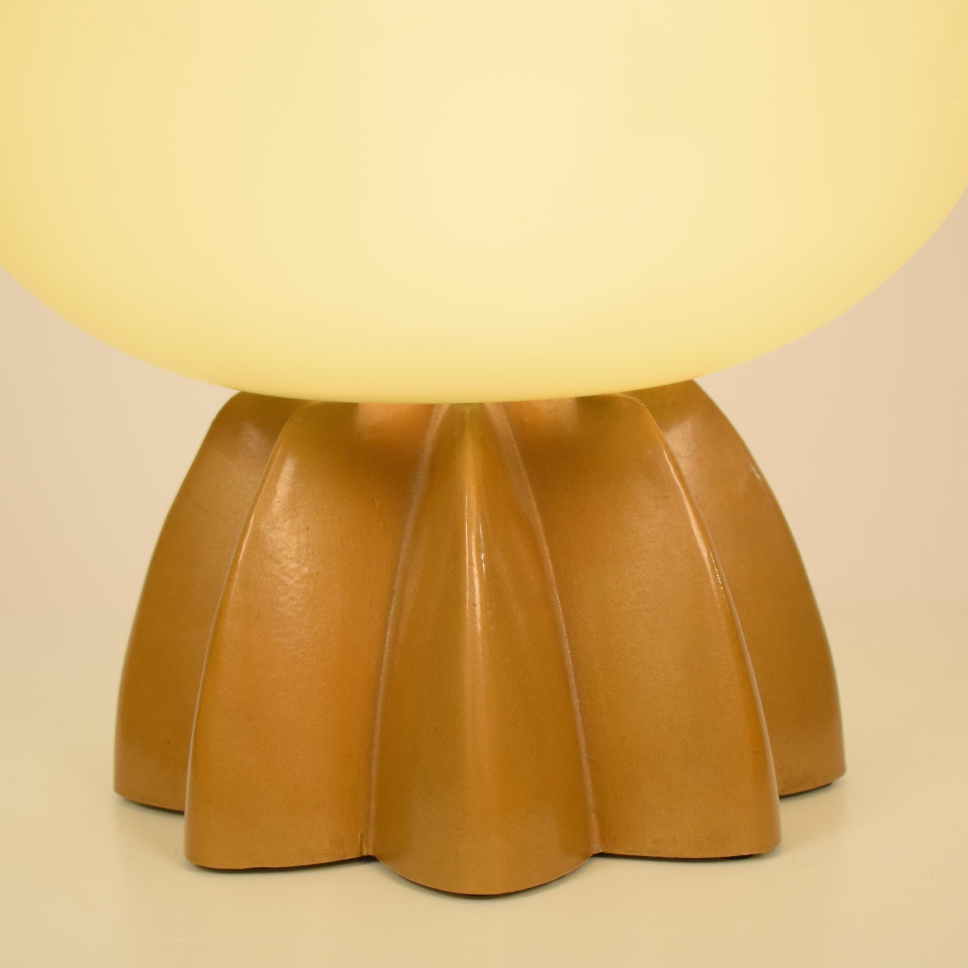 Mid-Century Modern 1980s Italian Memphis Style Table Lamp Green Gold Murano Glass & Lacquered Metal