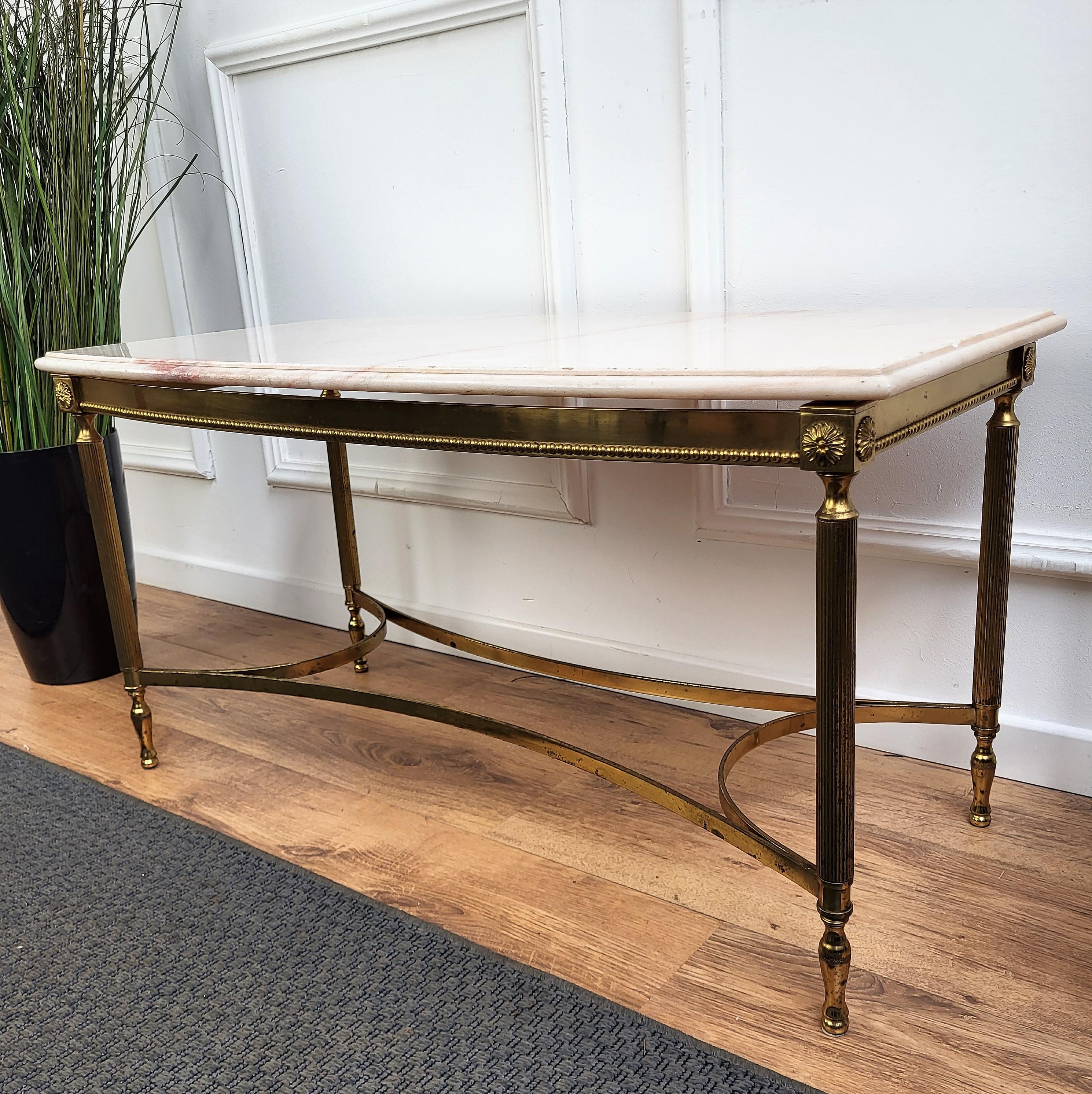 1980s Italian Mid-Century Hollywood Regency Brass and Marble Side Coffee Table For Sale 2