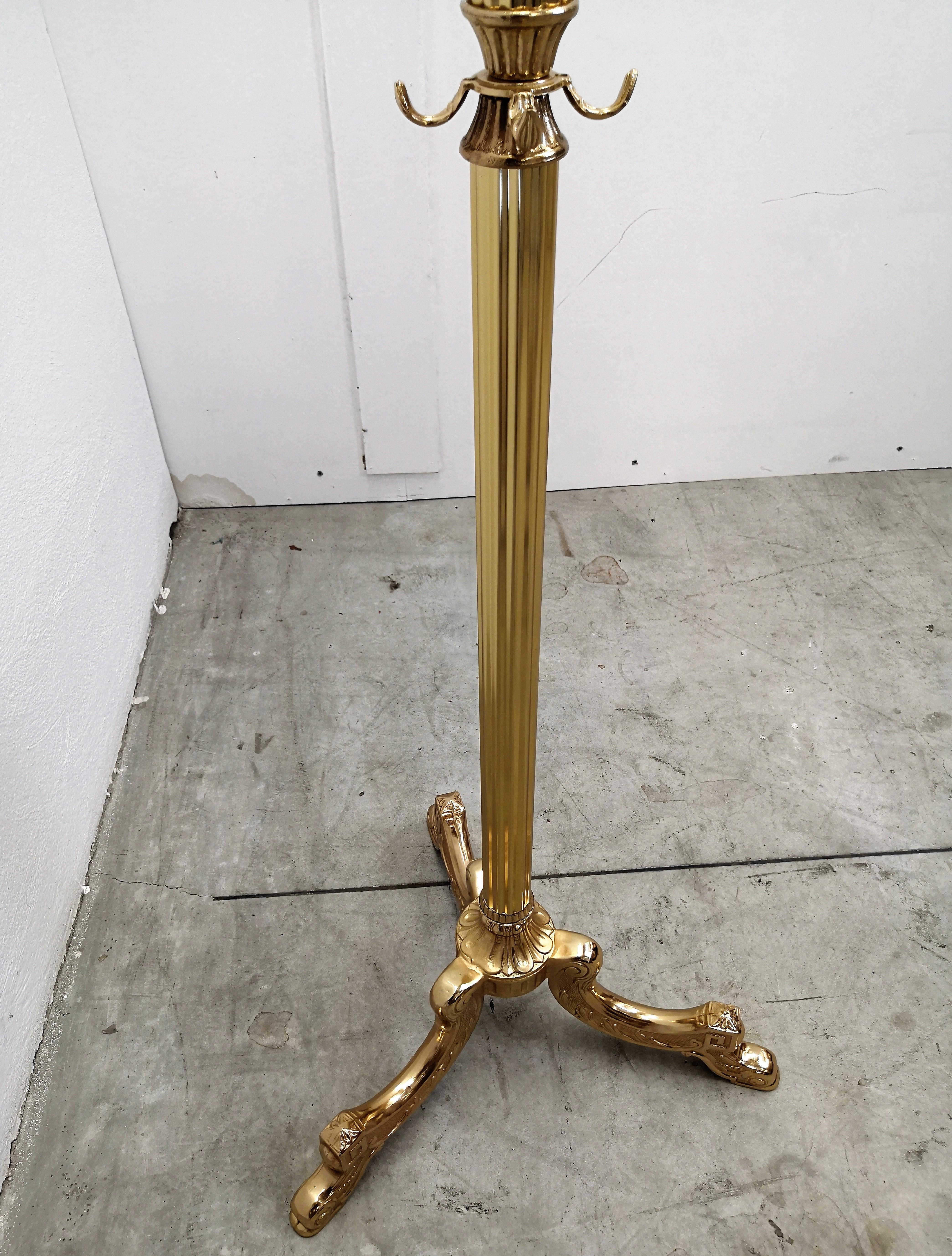 porte-manteaux de sol en laiton italien des années 1980 Midcentury Hollywood Regency Neoclassical Bon état - En vente à Carimate, Como