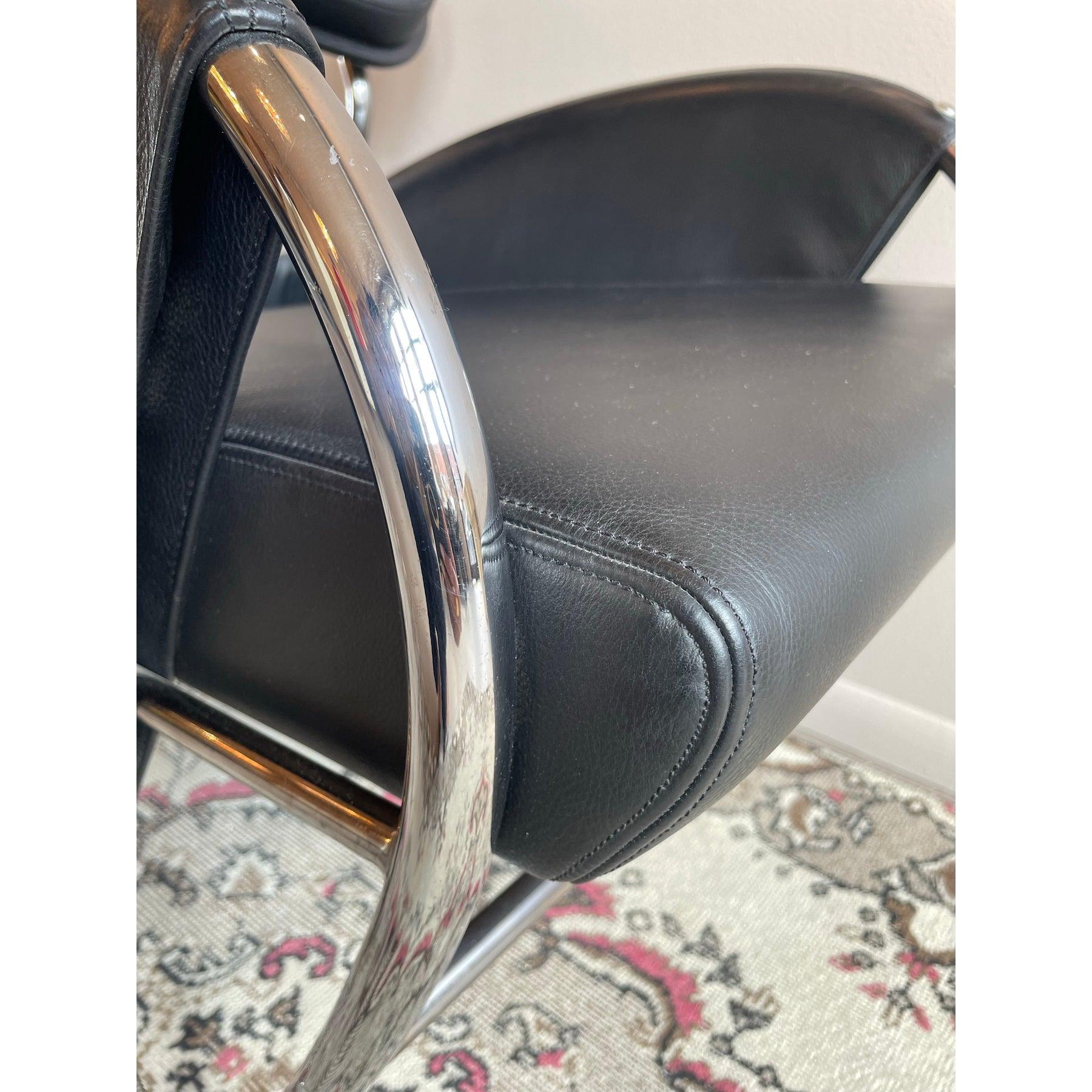 Sillón italiano moderno estilo Memphis de los años 80 a la manera de Massimo Iosa Ghini en venta 1