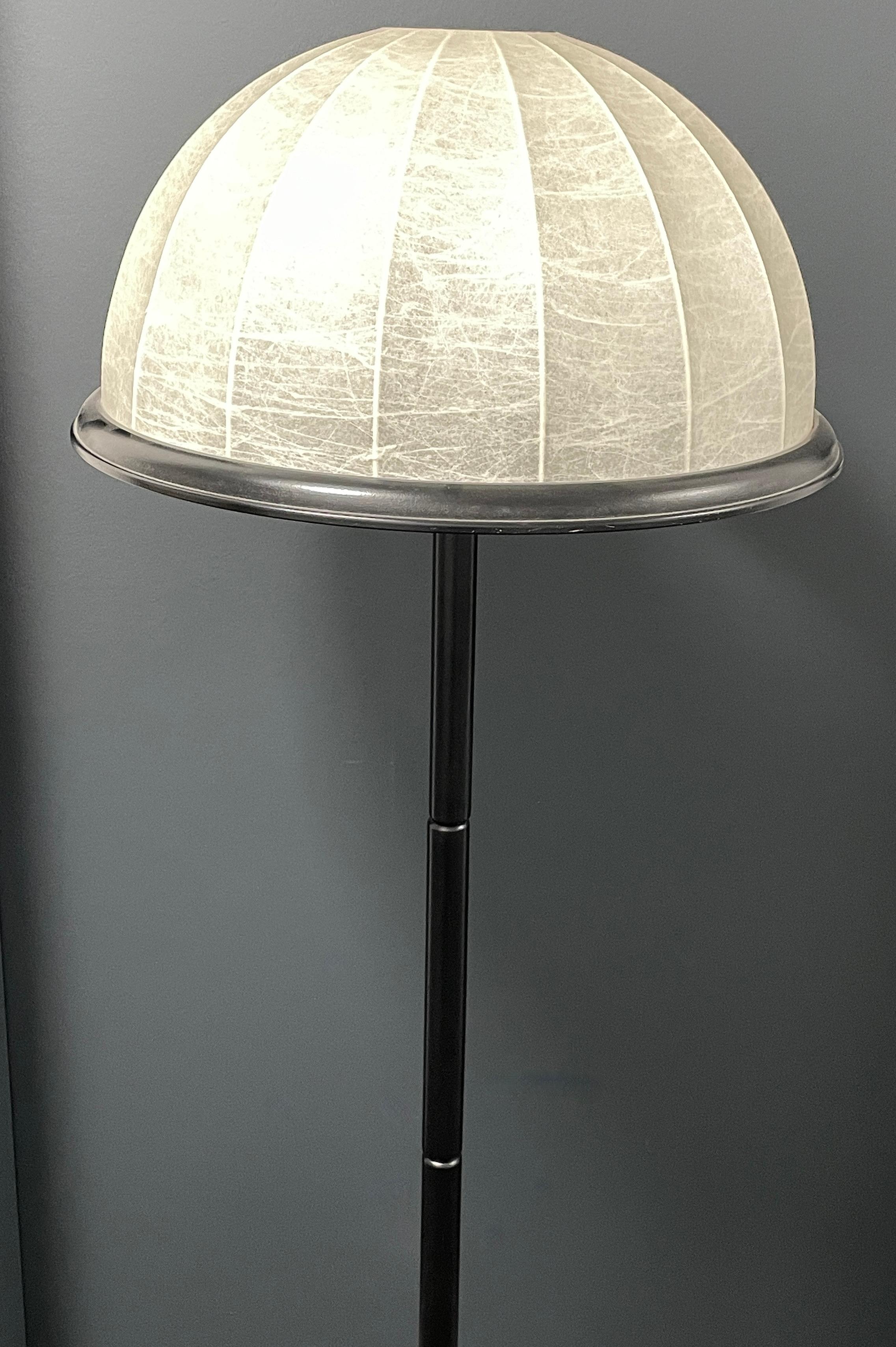 1980s, Italian Modern Wood and Cocoon Shade Floor Lamp In Good Condition For Sale In Nuernberg, DE