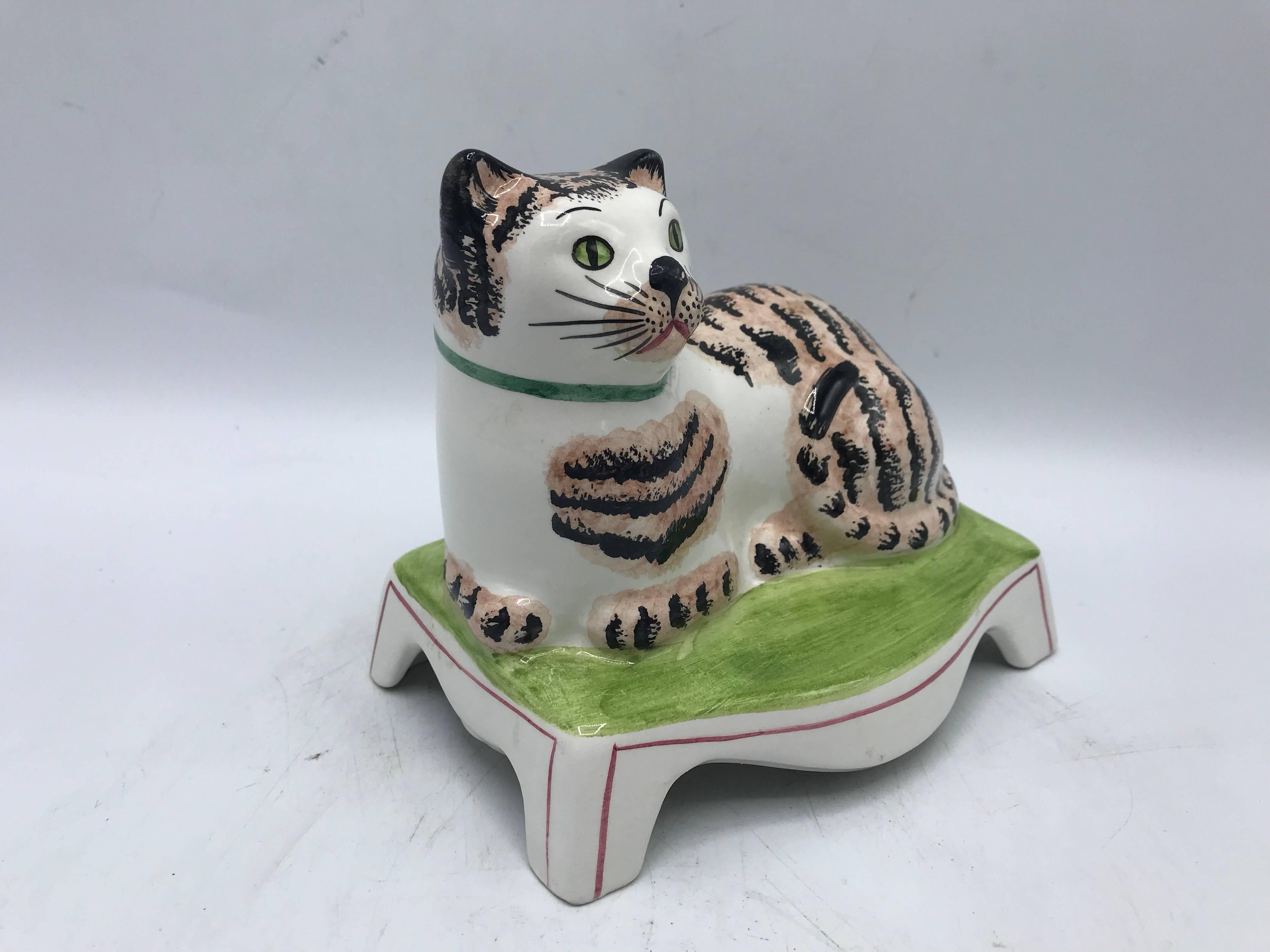 Offered is a beautiful, 1980s Italian ceramic, hand-painted Mottahedeh cat sculpture. The piece has fabulous detailing. Marked on underside, see last photo.