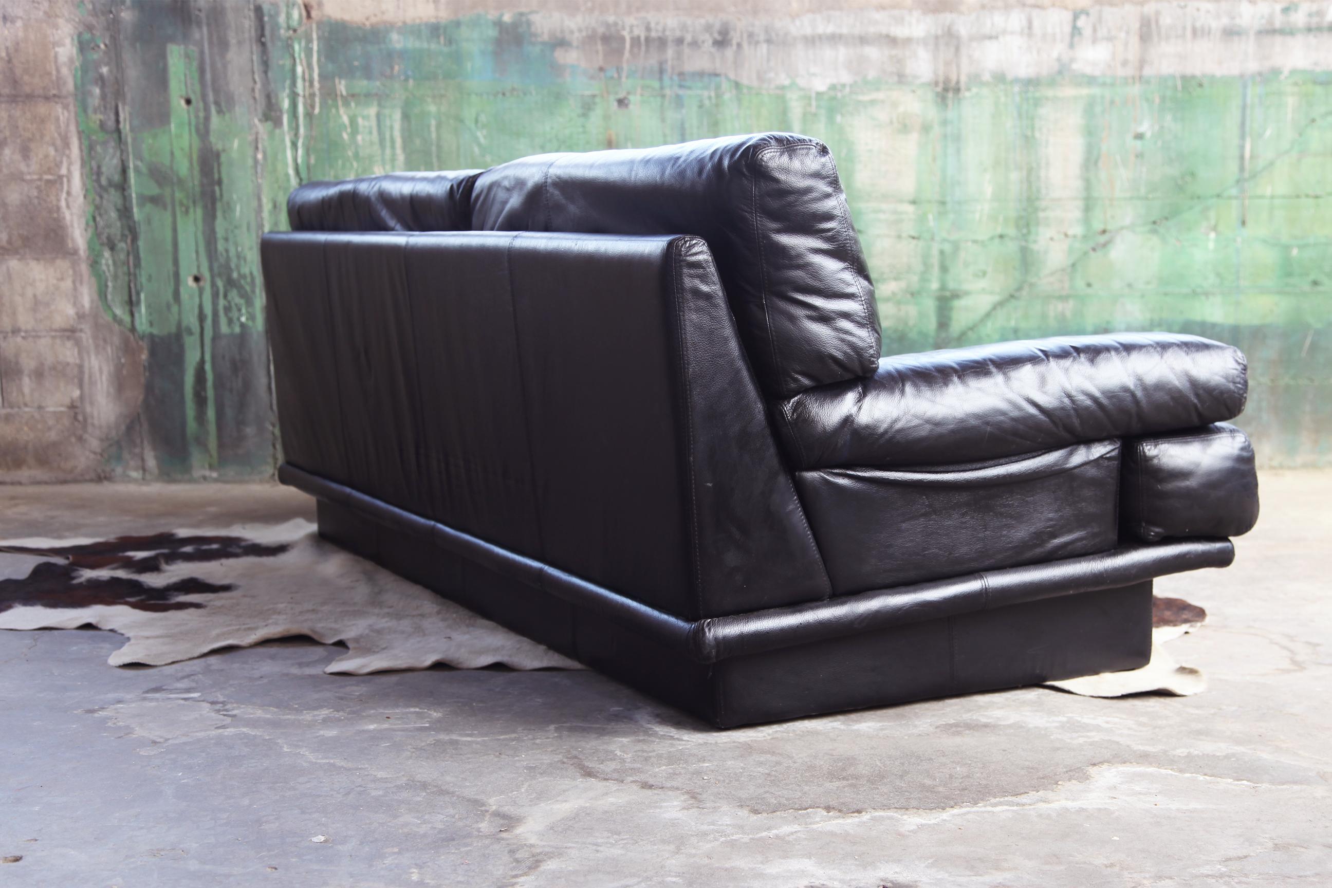 1980s Italian Nicoletti Salotti Postmodern Plinth Base Black Leather Sofa 4