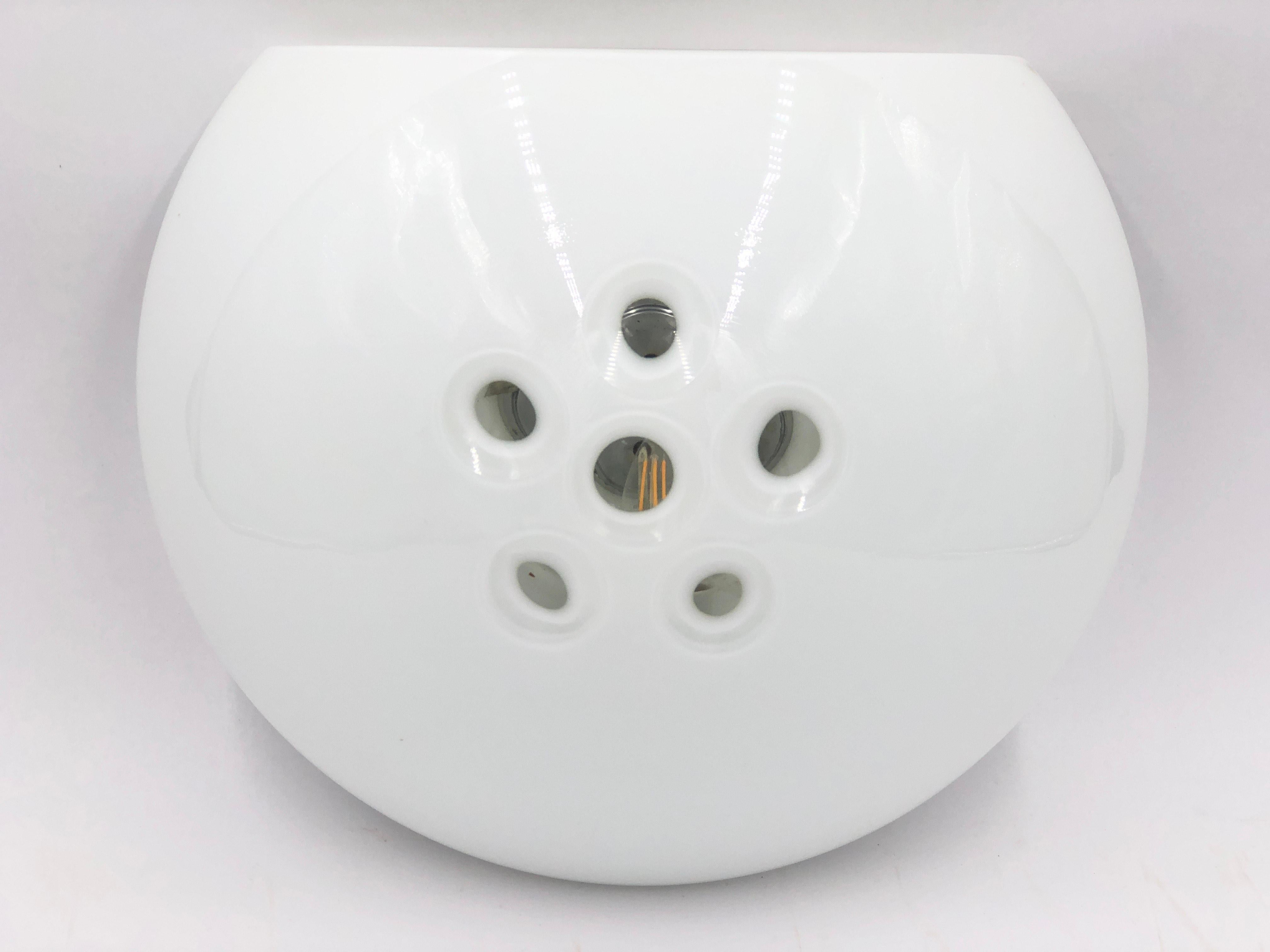 1980s Italian Pair Round Murano Glass Sconces White Color For Sale 8