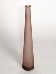 Vaso di vetro a forma di grano Scavo, lavanda pallida, anni '80, italiano, Mid-Century Modern