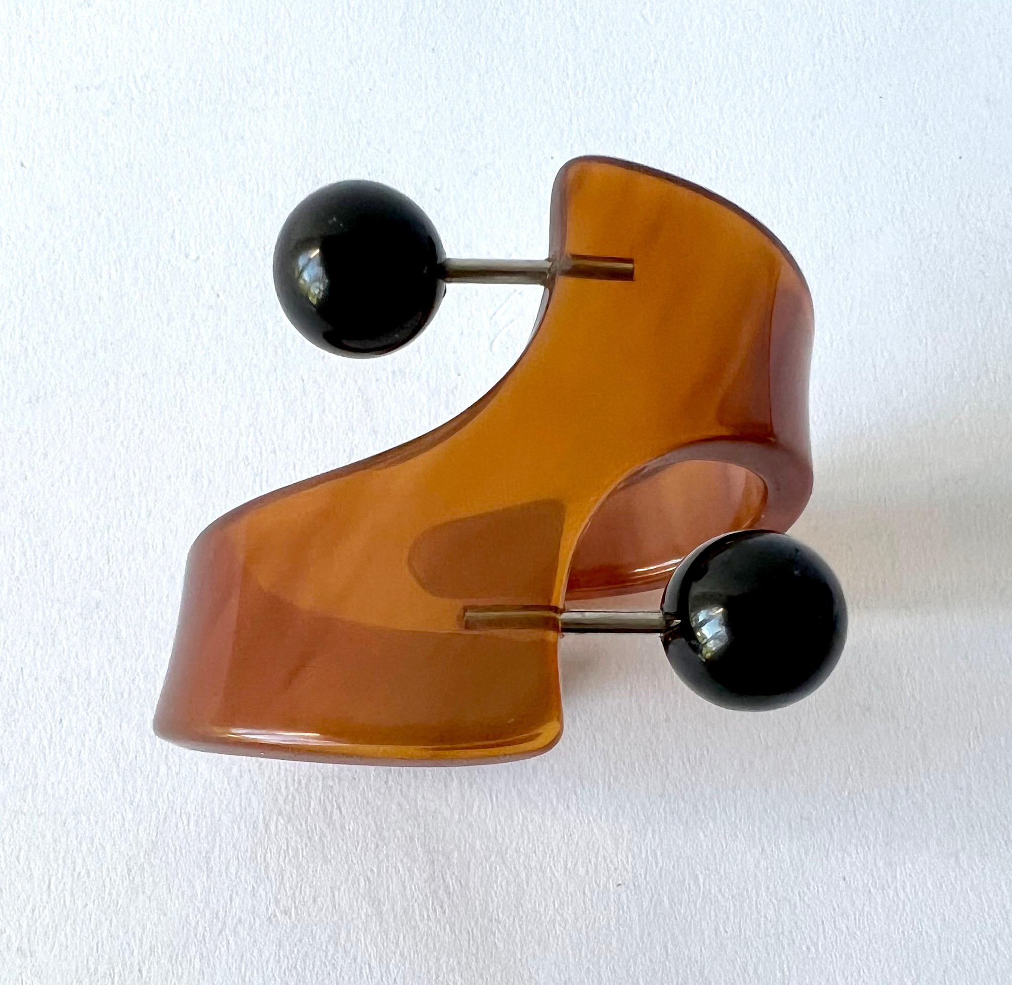1980s Italian Post Modernist Acrylic Cuff Bracelet In Good Condition For Sale In Los Angeles, CA