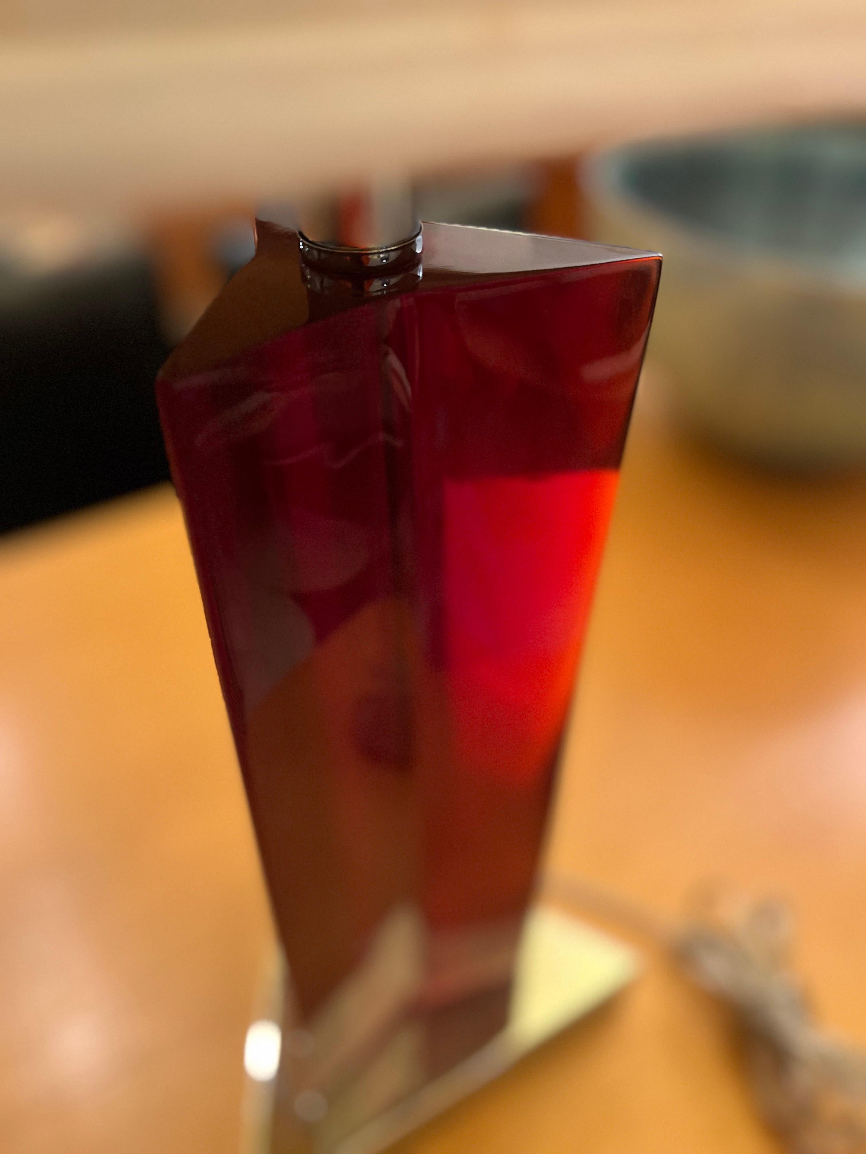 1980's Italian Postmodern Red Lucite & Chrome Striking Triangle Rare Table Lamp For Sale 6