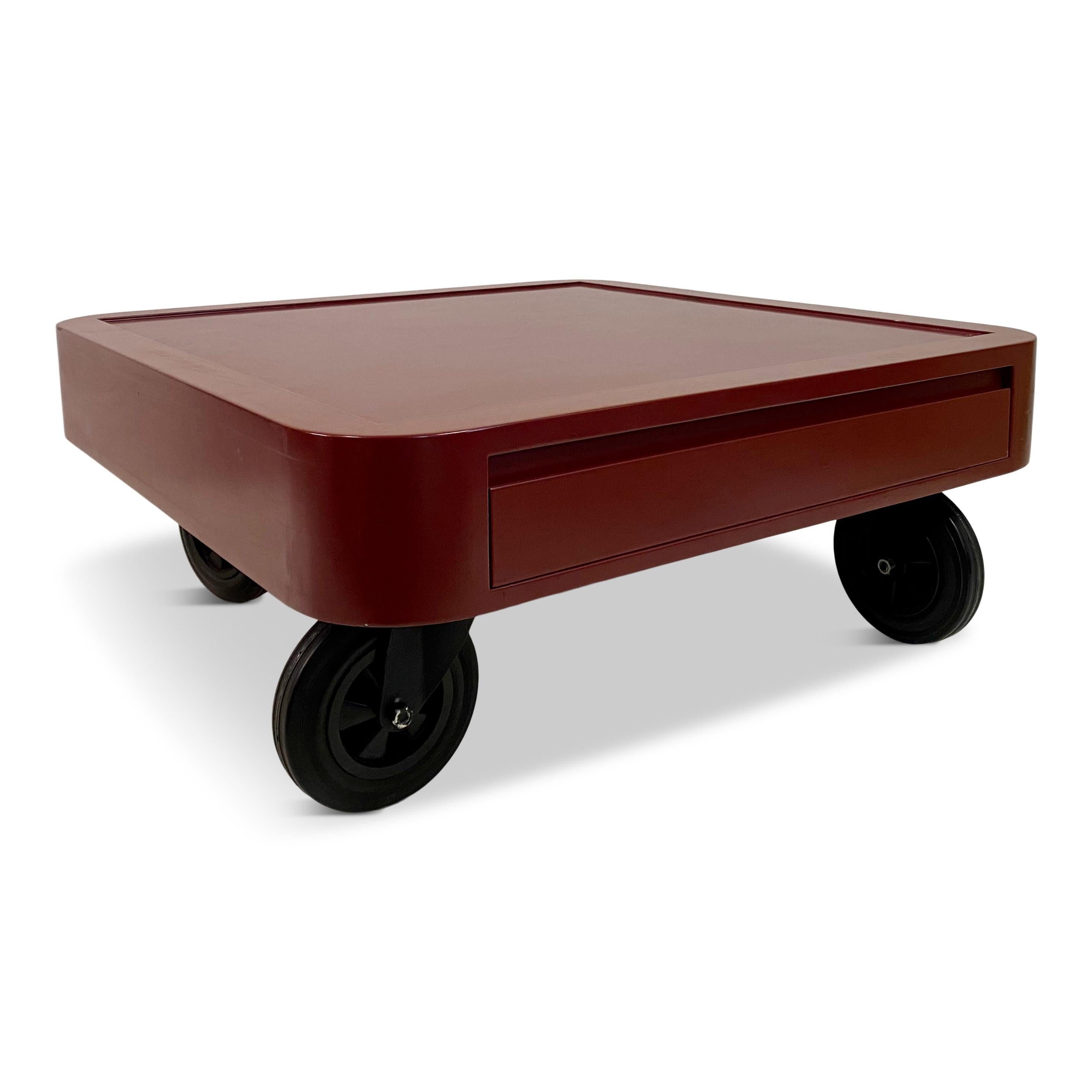 1980s Italian Red Laminate Coffee Table on Wheels For Sale 5