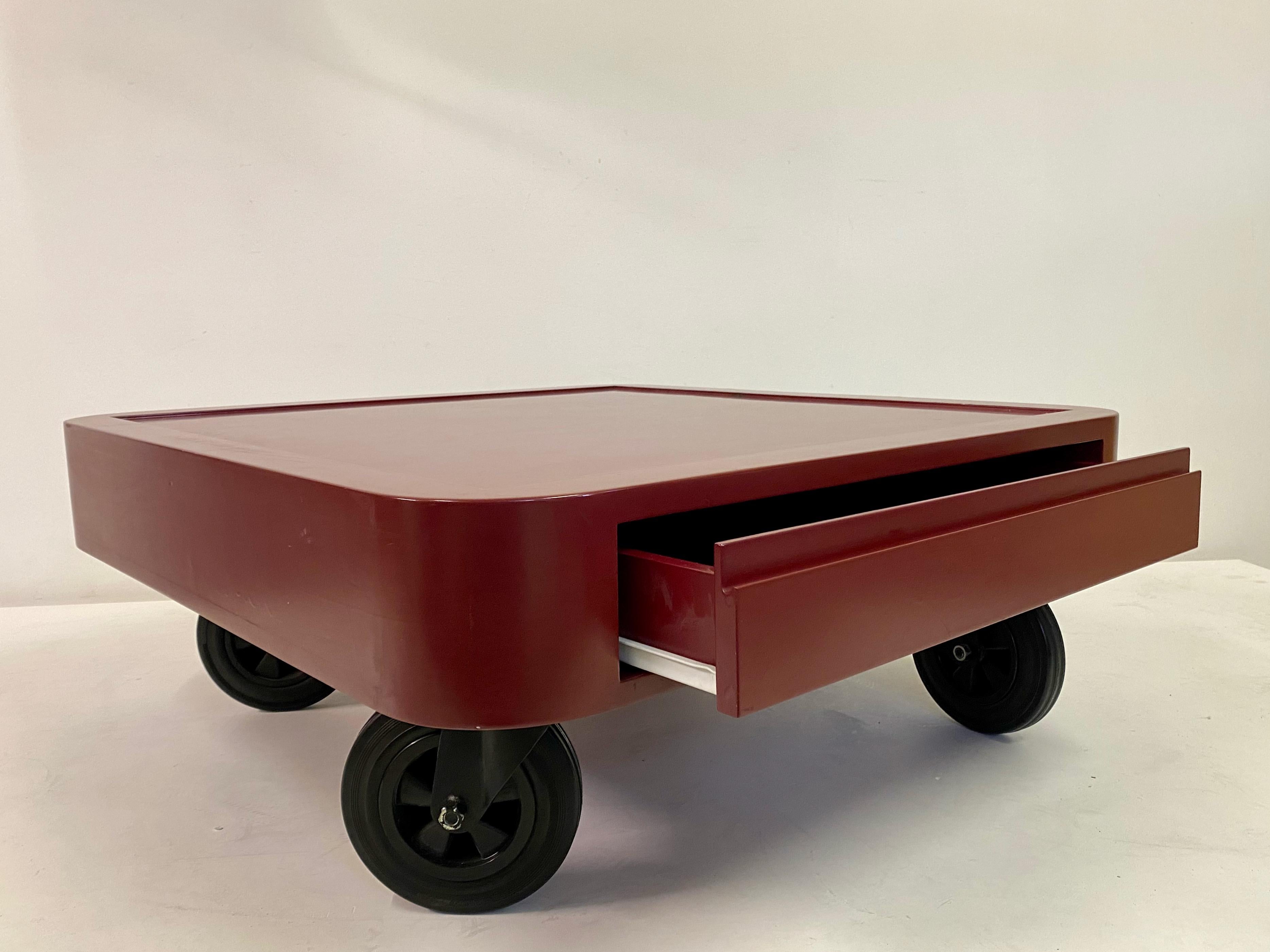 20th Century 1980s Italian Red Laminate Coffee Table on Wheels For Sale