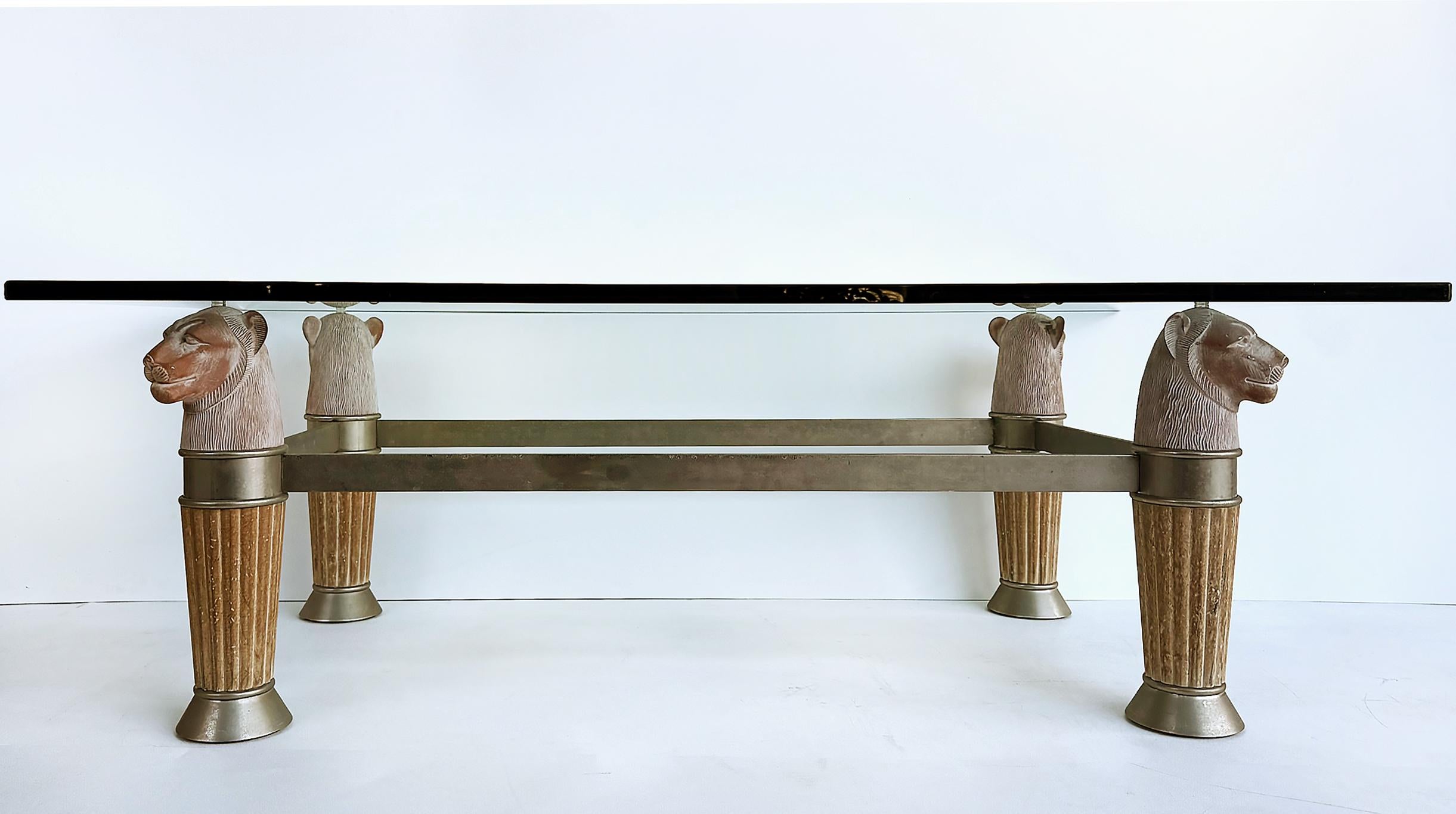 20ième siècle 1980 Italian Regency Glass Top Panther Head Cocktail Table en vente