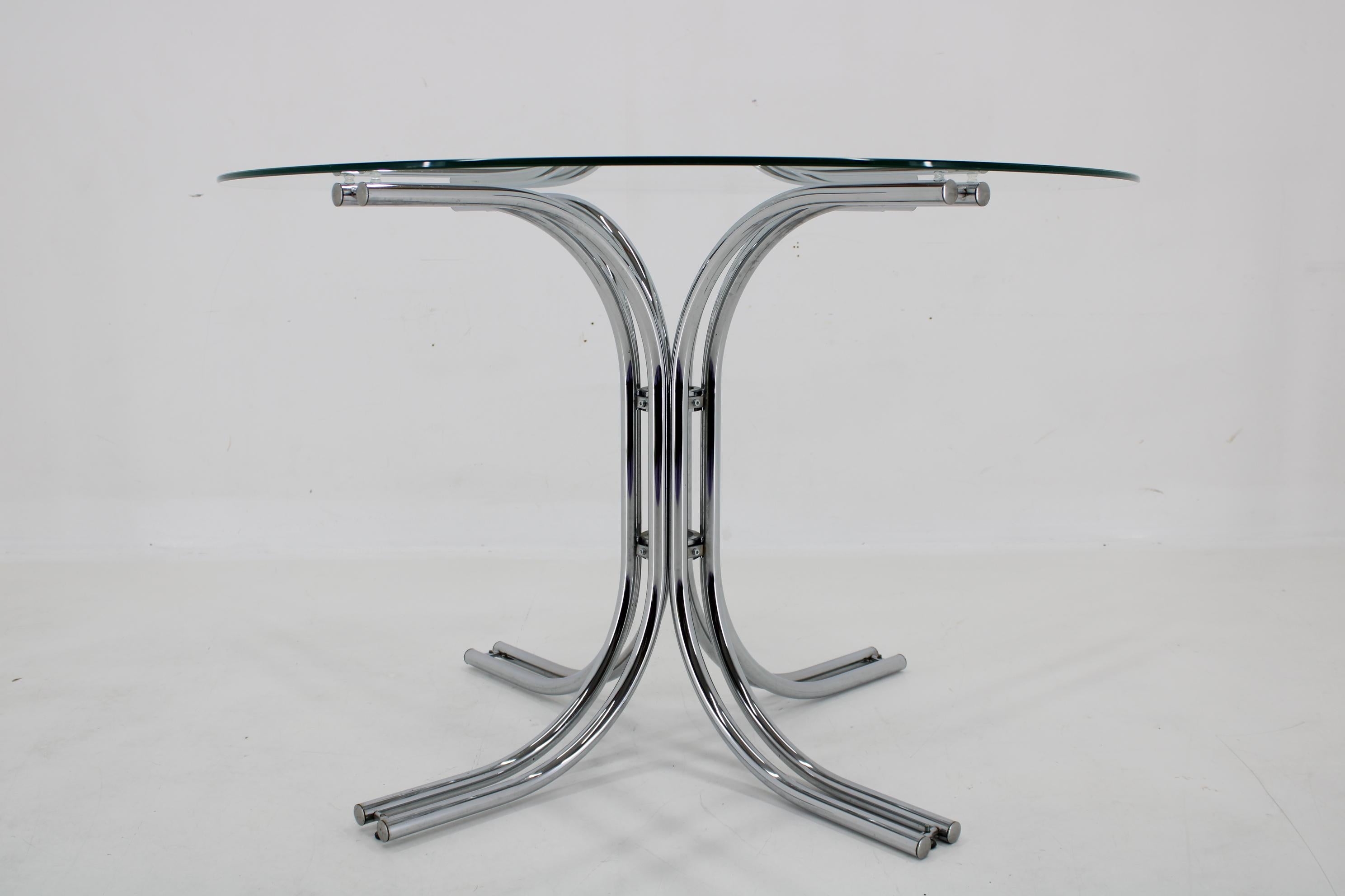 Industrial 1980s Italian Round Glass and Chrome Plated Dining Table 