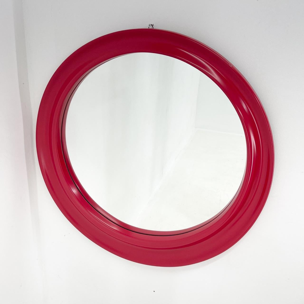 1980's Italian Round Wall Mirror In Good Condition For Sale In Praha, CZ