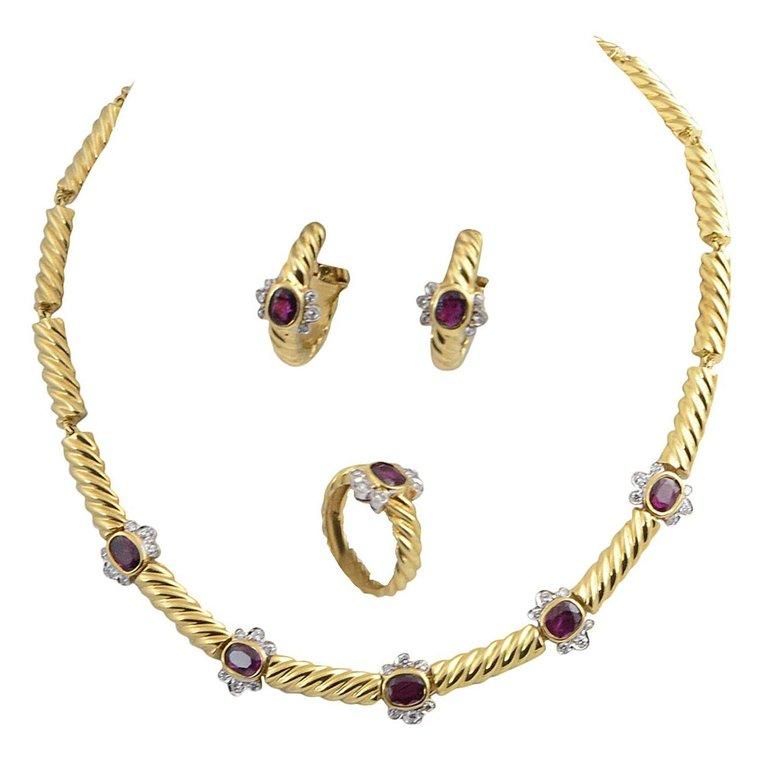 1980s Italian Ruby Diamond Gold Necklace 3