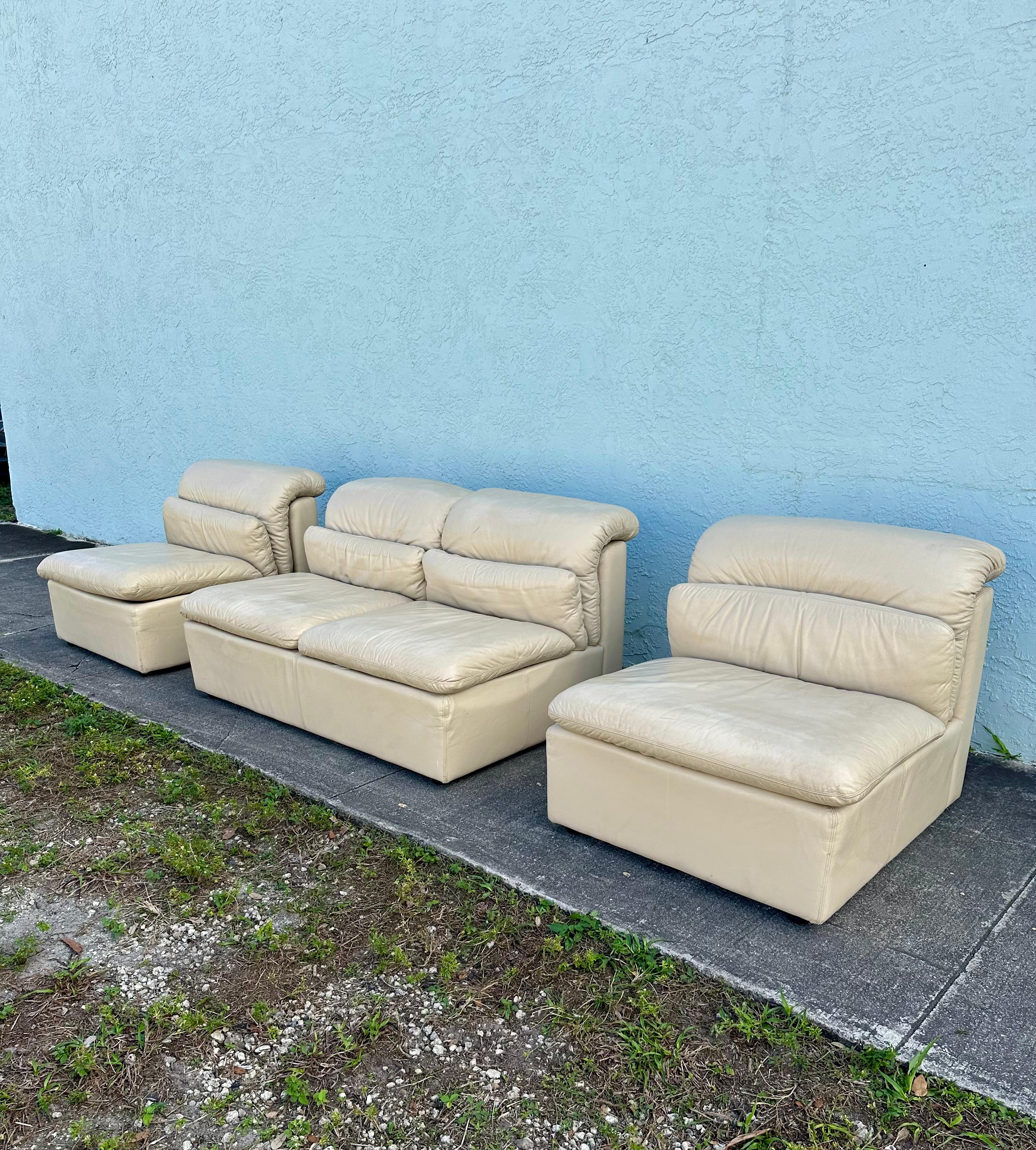 Modèle modulaire beige post-moderne italien de 3 pièces sectionnel Salotti Natuzzi des années 1980 en vente 6