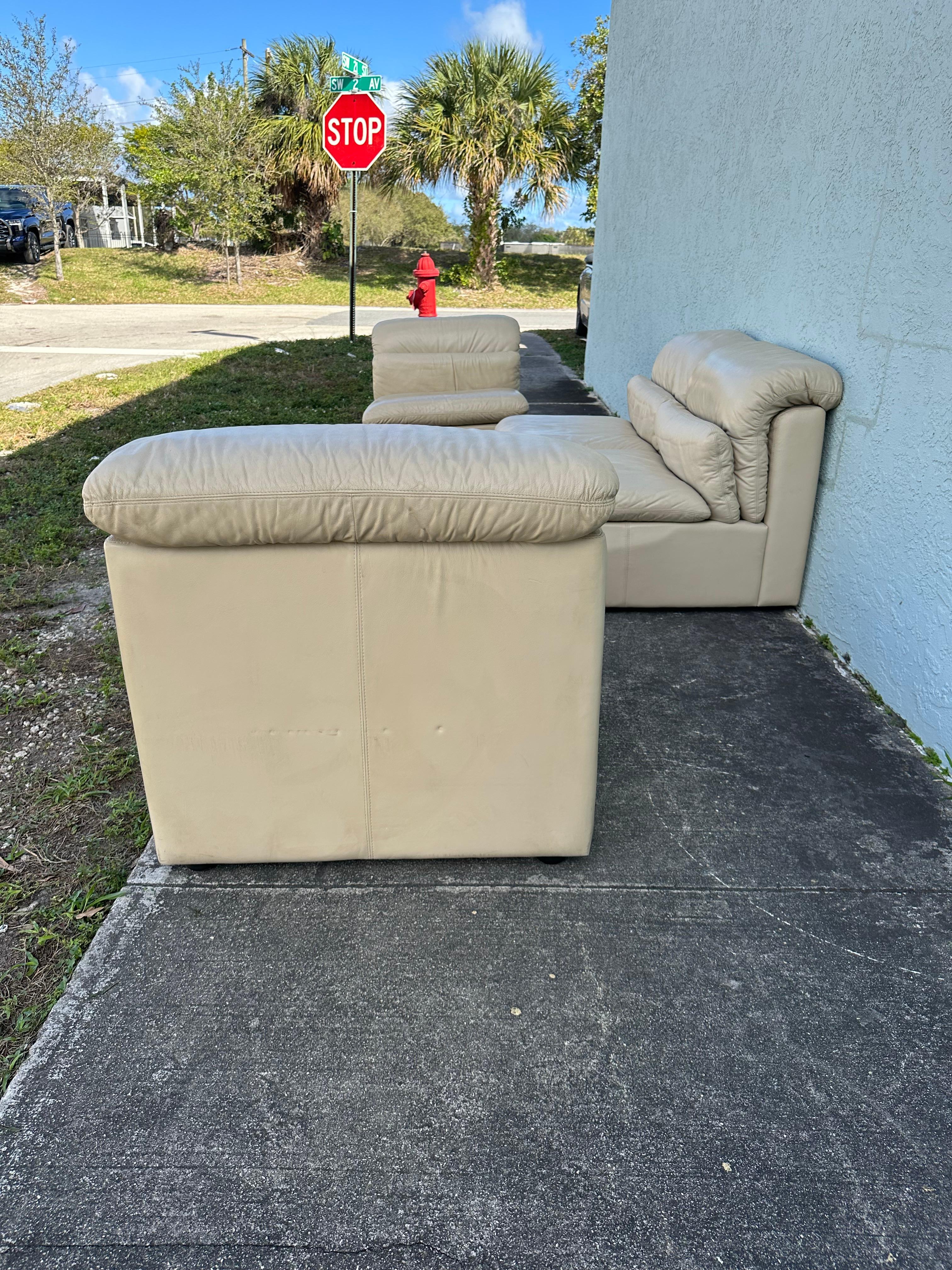 Modèle modulaire beige post-moderne italien de 3 pièces sectionnel Salotti Natuzzi des années 1980 en vente 8