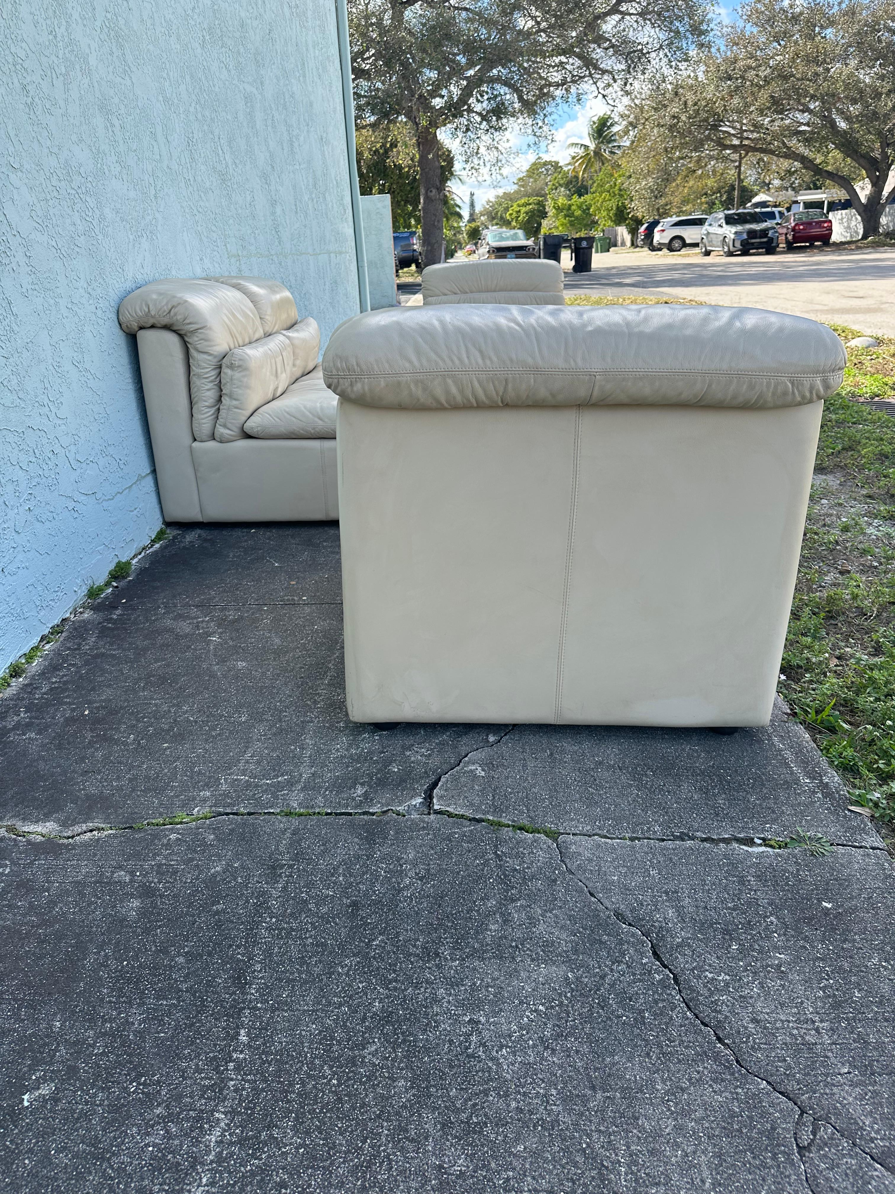 Modèle modulaire beige post-moderne italien de 3 pièces sectionnel Salotti Natuzzi des années 1980 en vente 9