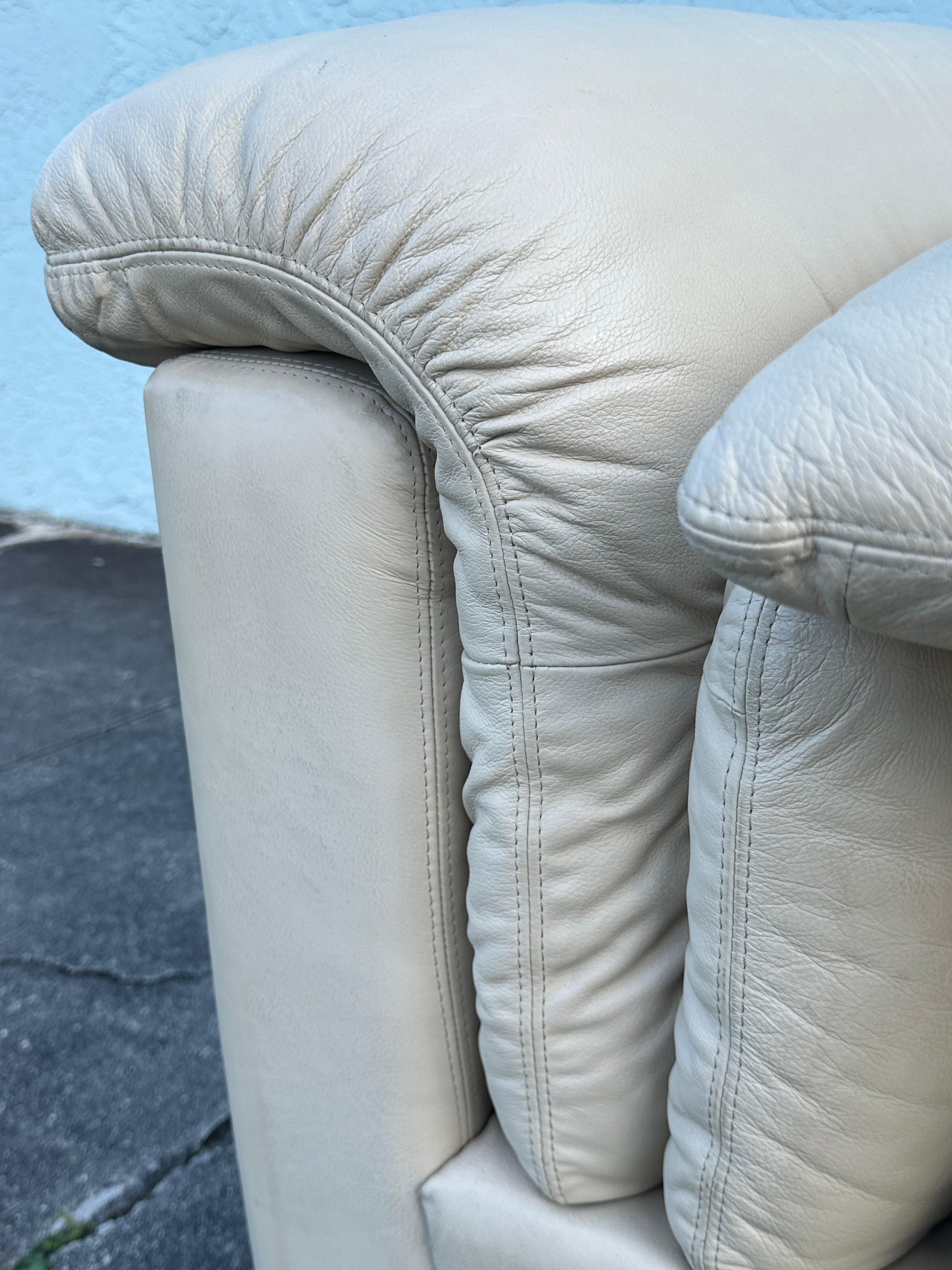 Modèle modulaire beige post-moderne italien de 3 pièces sectionnel Salotti Natuzzi des années 1980 en vente 10