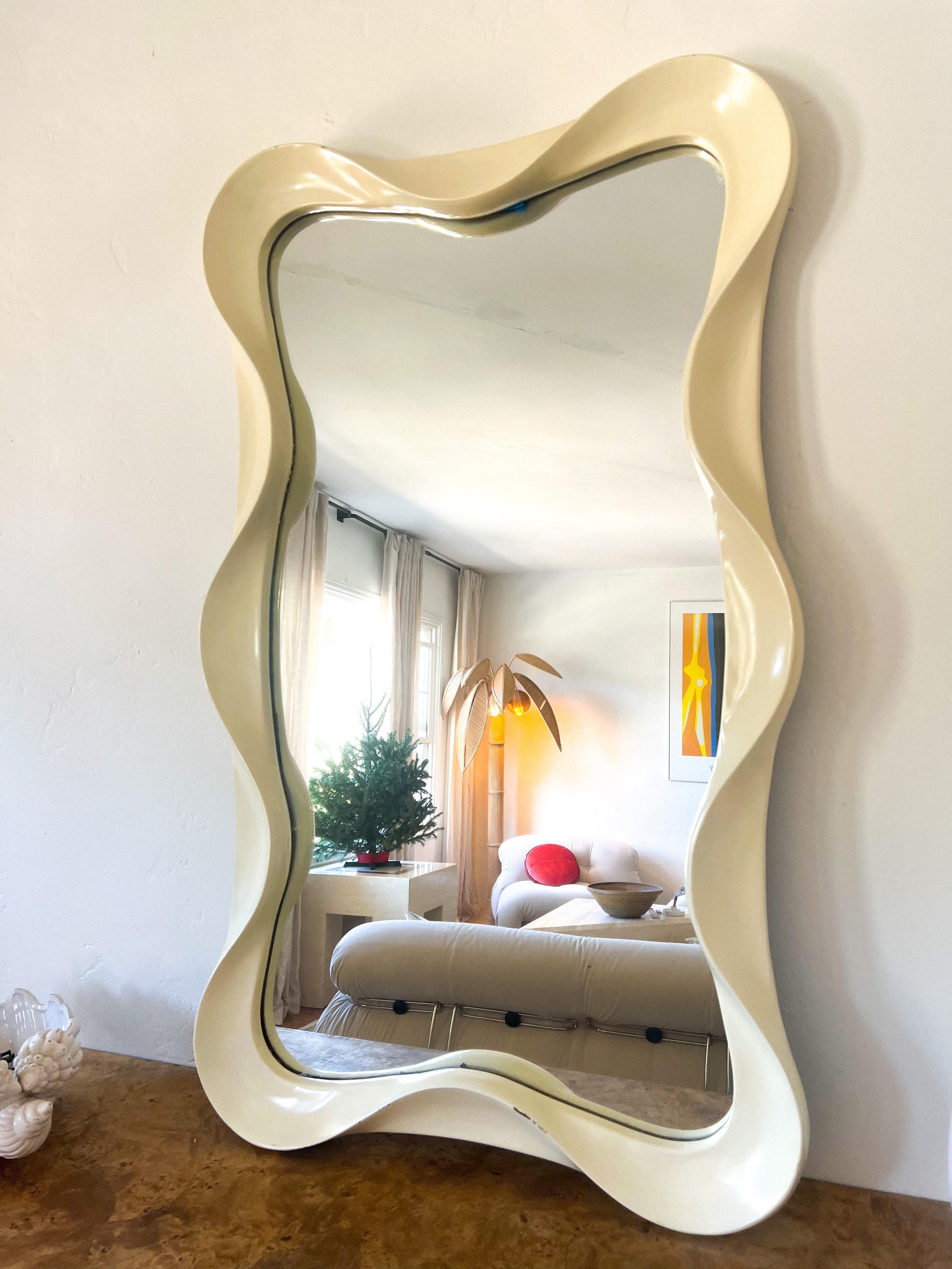 1980s Italian Sculptural Wall Mirror in the Style of Ettore Sottsass in vendita 3