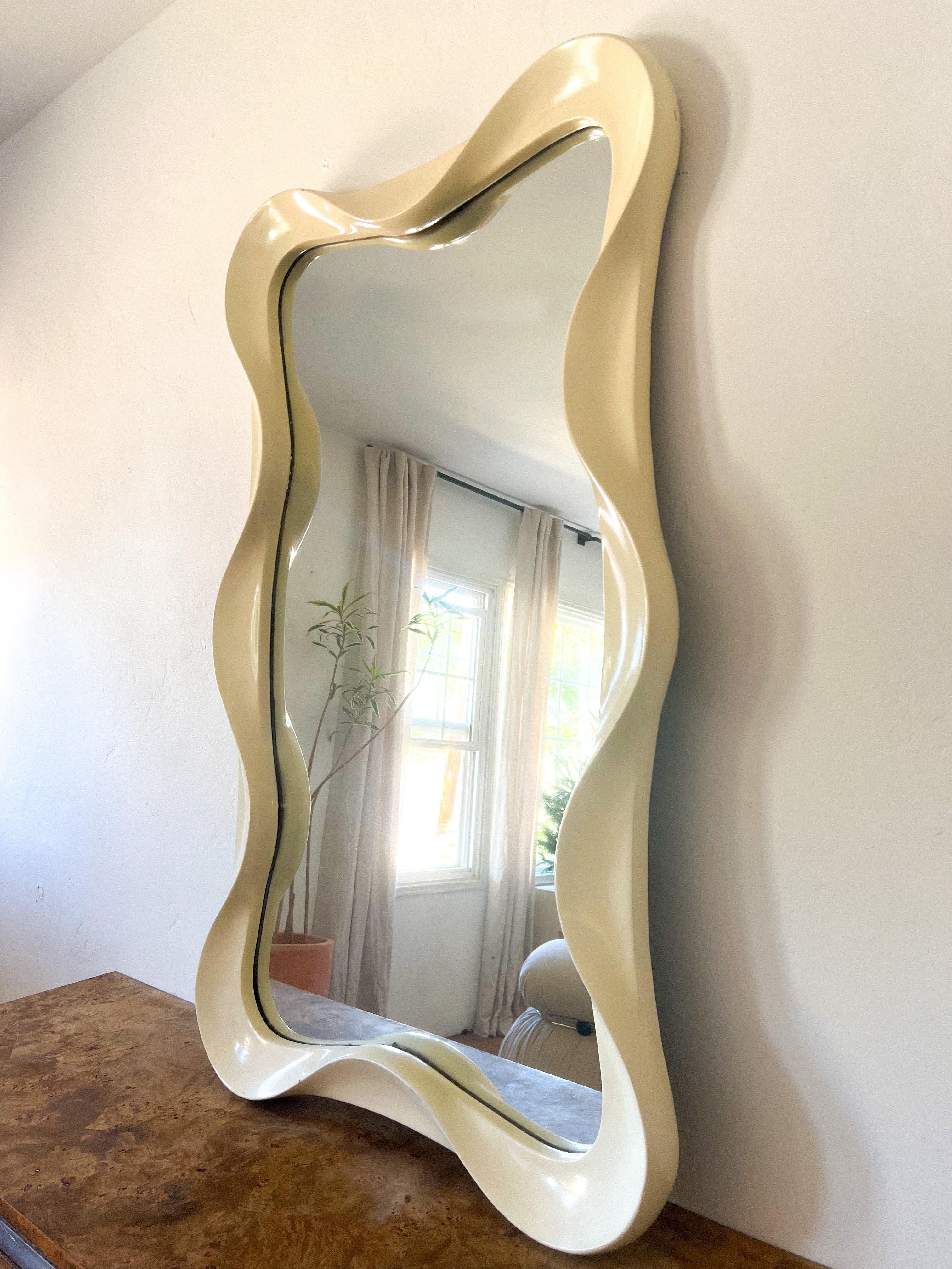 1980s Italian Sculptural Wall Mirror in the Style of Ettore Sottsass in vendita 7