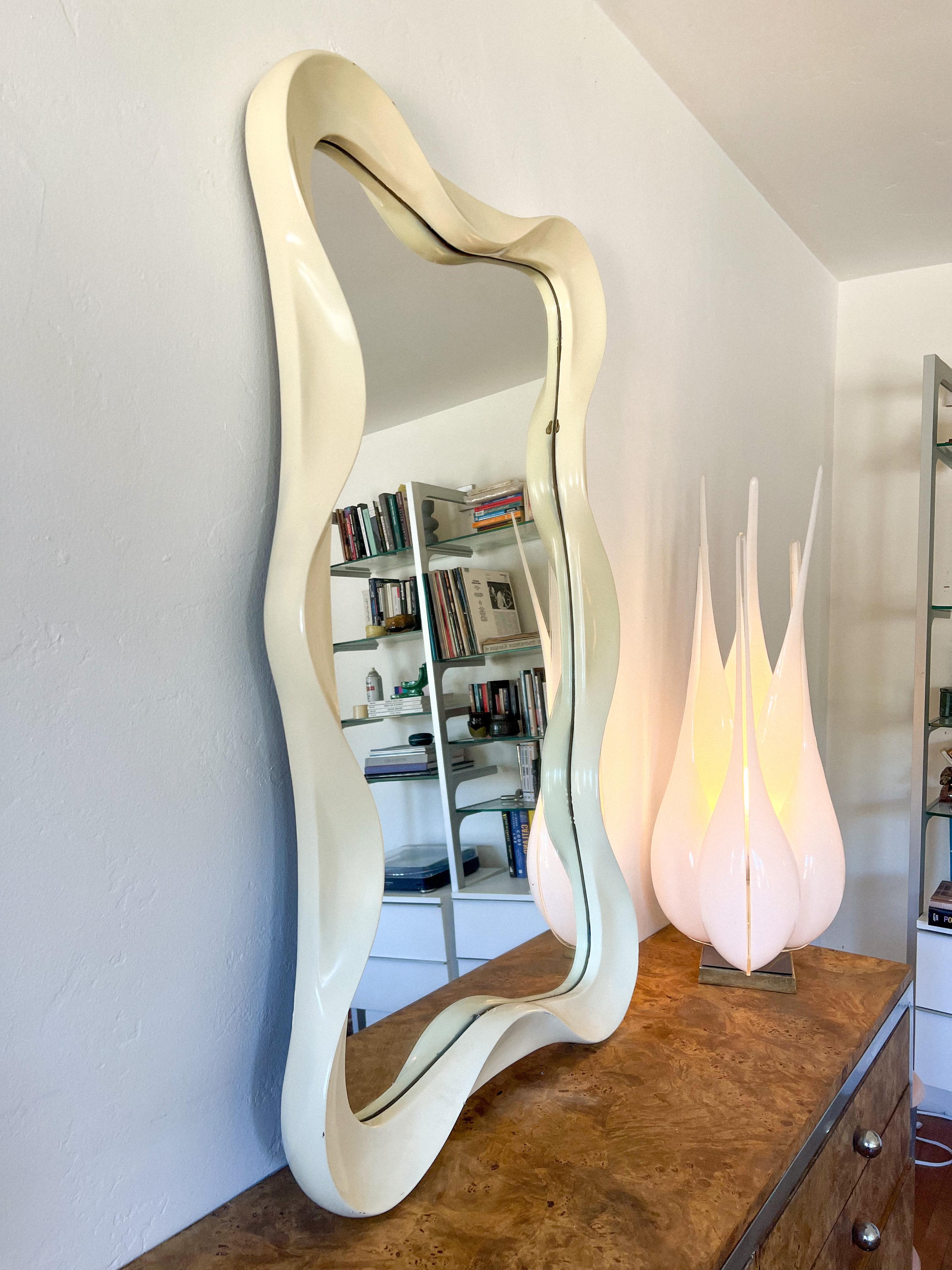 Postmoderno 1980s Italian Sculptural Wall Mirror in the Style of Ettore Sottsass in vendita