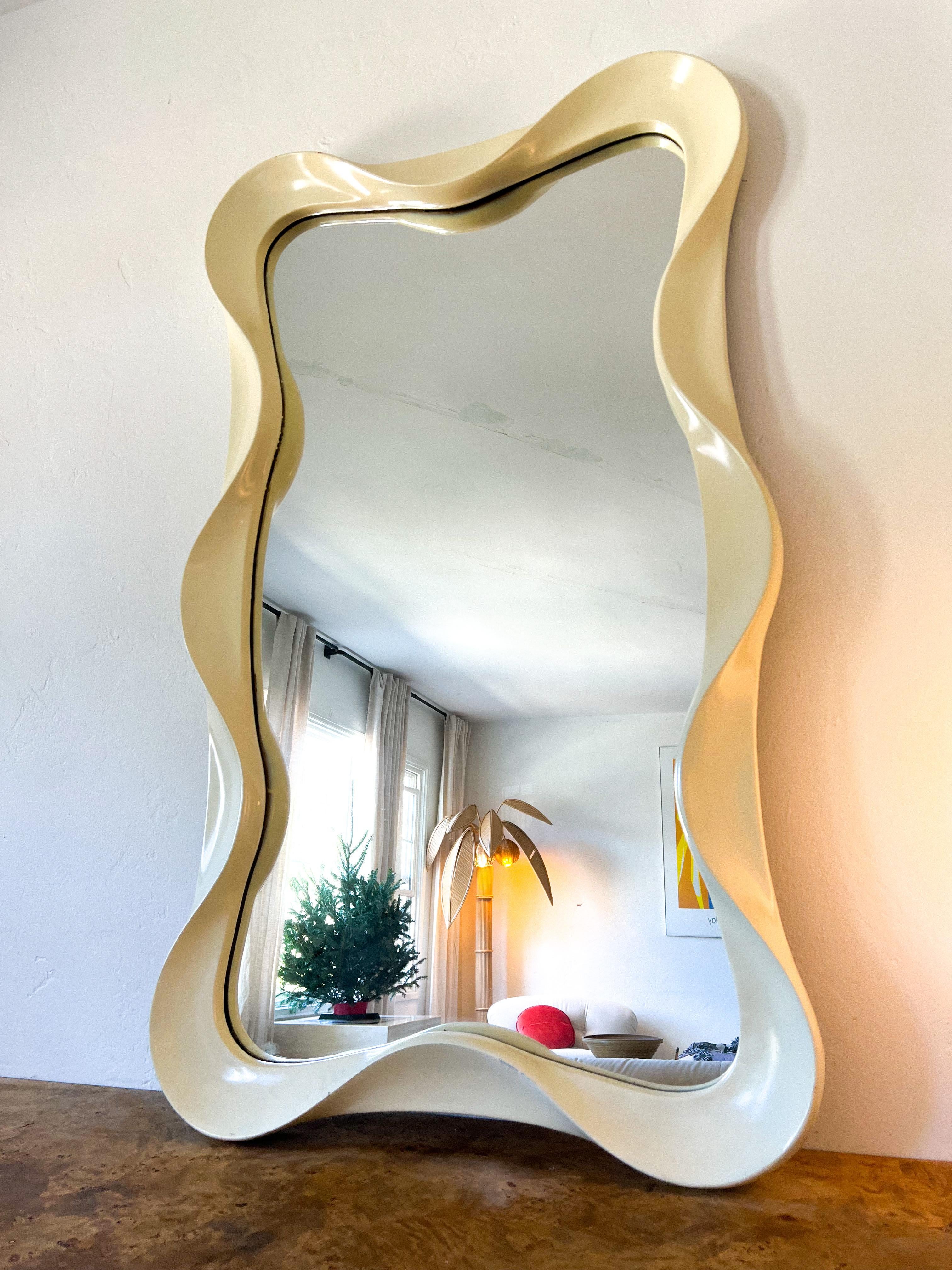 Italiano 1980s Italian Sculptural Wall Mirror in the Style of Ettore Sottsass in vendita