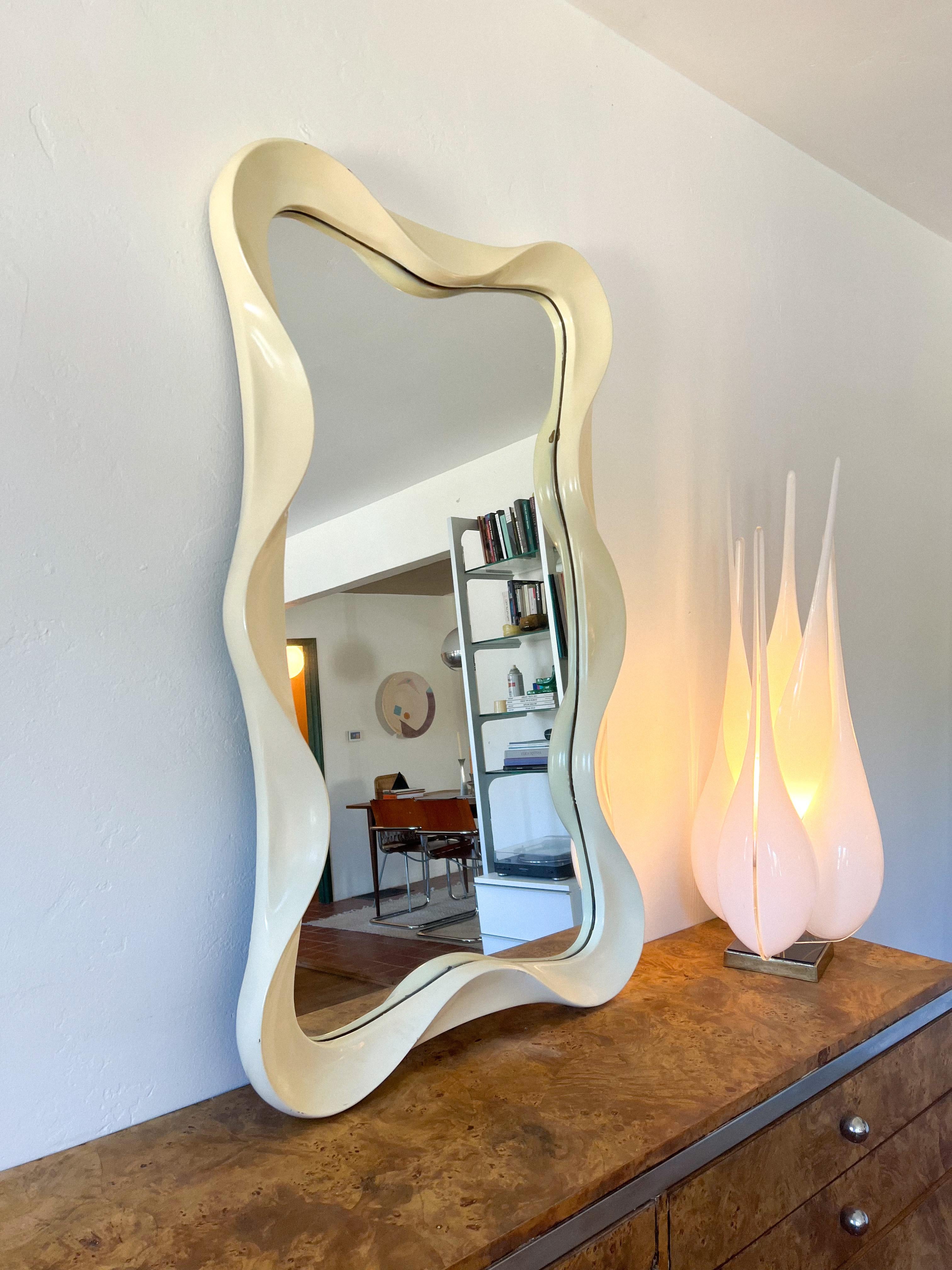 1980s Italian Sculptural Wall Mirror in the Style of Ettore Sottsass In condizioni buone in vendita a La Mesa, CA